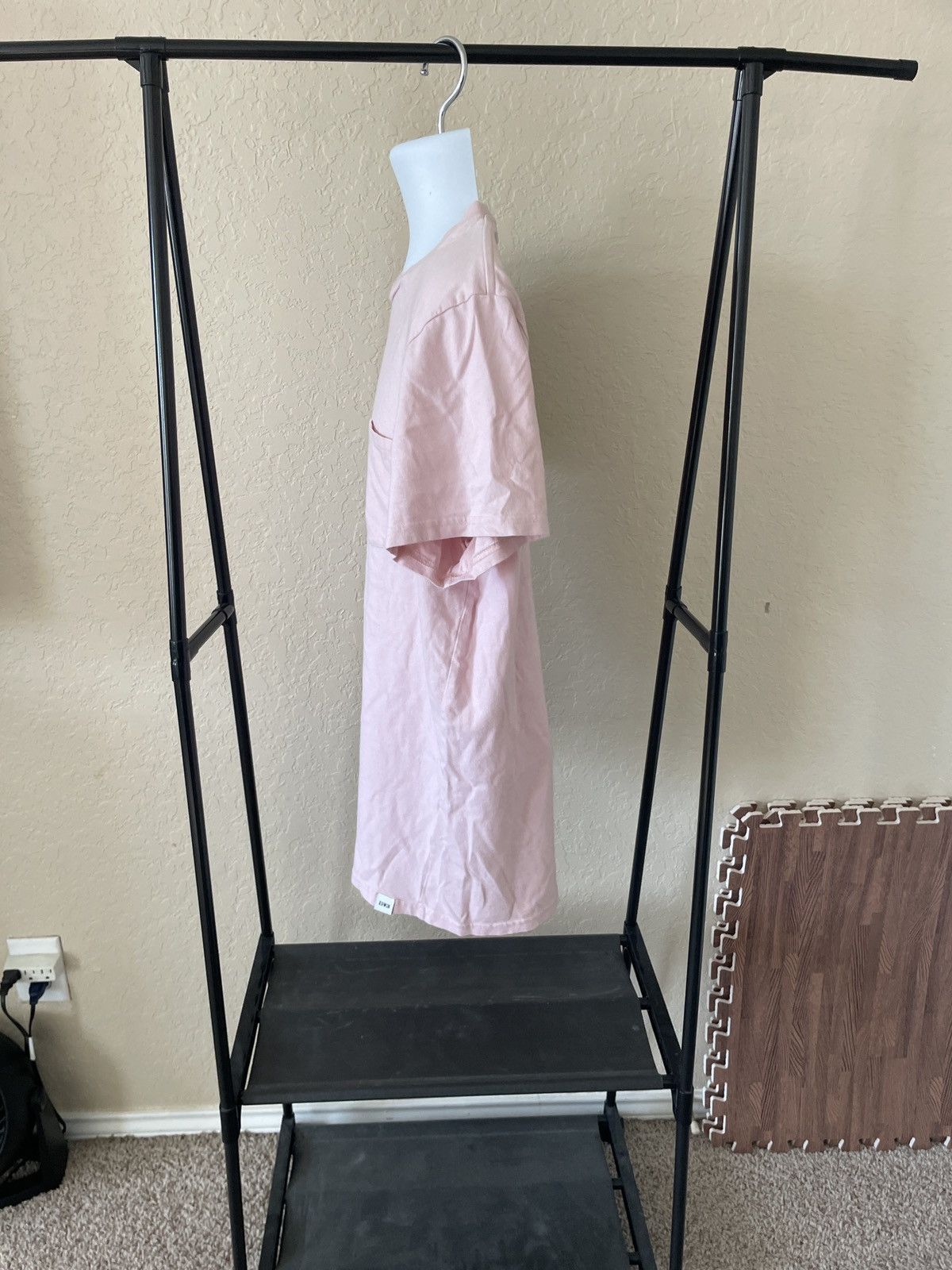 Edwin Powder Pink 1 pocket Tee Size US L / EU 52-54 / 3 - 5 Thumbnail