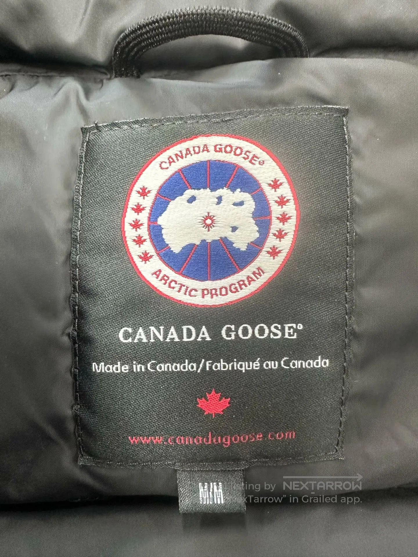 Canada Goose Canada Goose Black down jacket with a logo on the chest| Size US M / EU 48-50 / 2 - 3 Thumbnail