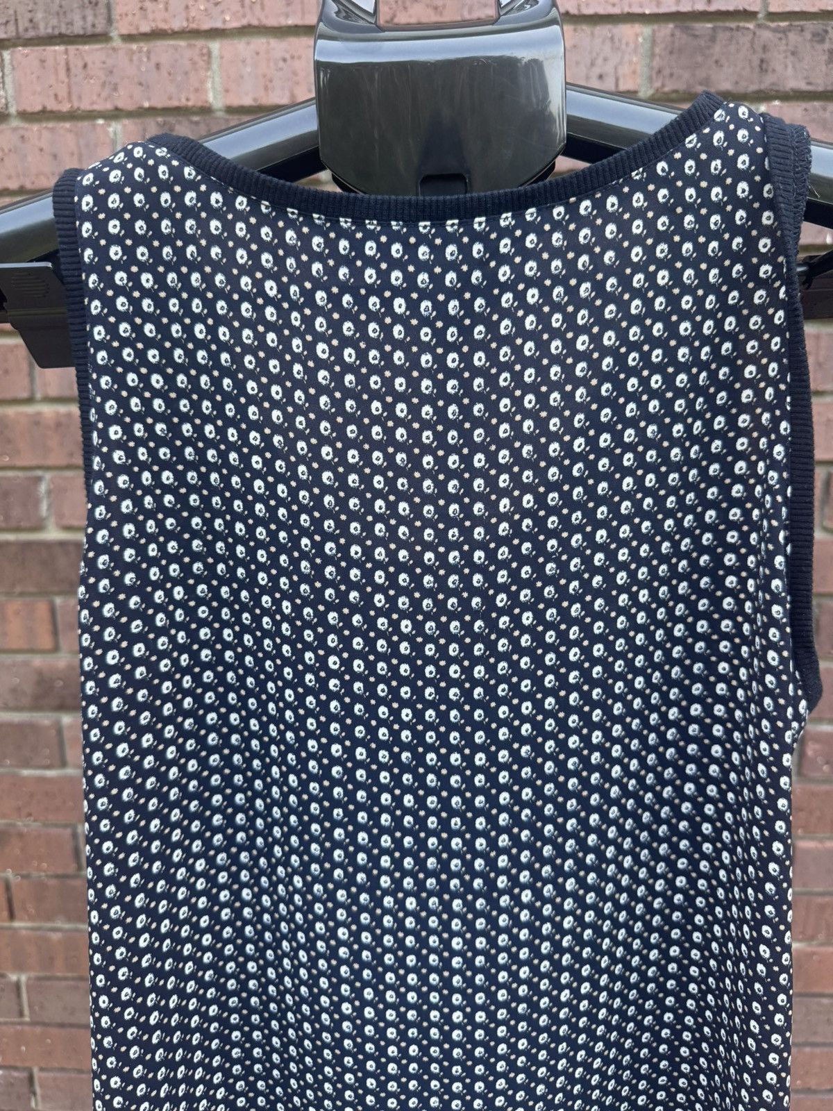 Loft Ann Taylor Loft Navy Floral Pocket Tank Top Size XS Size XS / US 0-2 / IT 36-38 - 6 Thumbnail