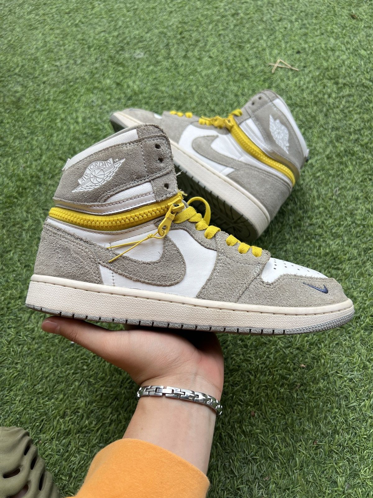 Jordan Brand Nike Air Jordan 1 High Switch 'Light Smoke Grey' CW6576-100 Size US 8.5 / EU 41-42 - 1 Thumbnail
