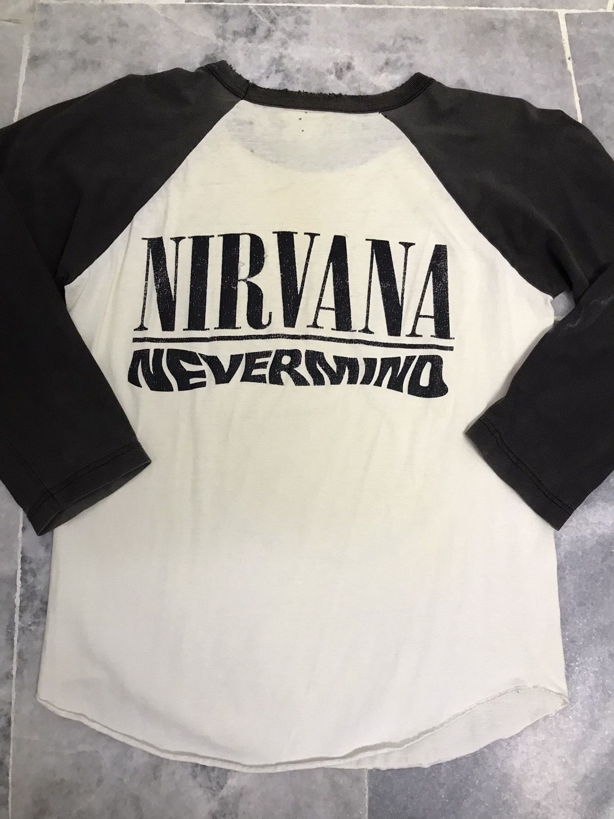 Band Tees × Vintage Vintage Nirvana Nevermind destress 3Q band Tee Shirt Size US S / EU 44-46 / 1 - 8 Thumbnail
