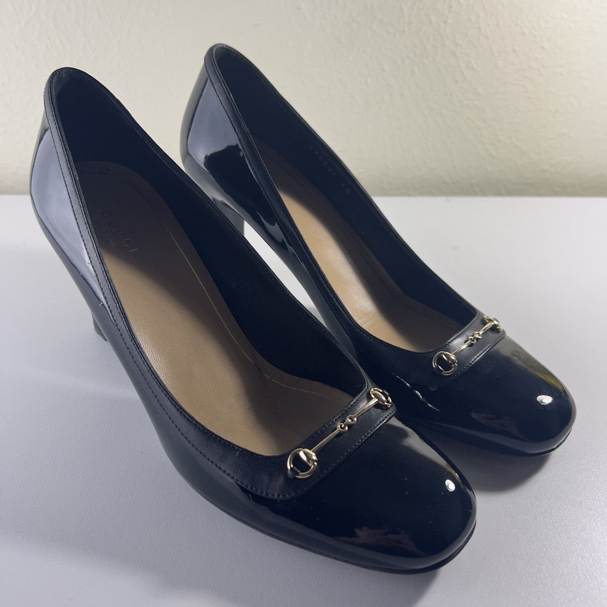 Gucci Horsebit Black Patent Leather Pumps Size 40 US Sz 10