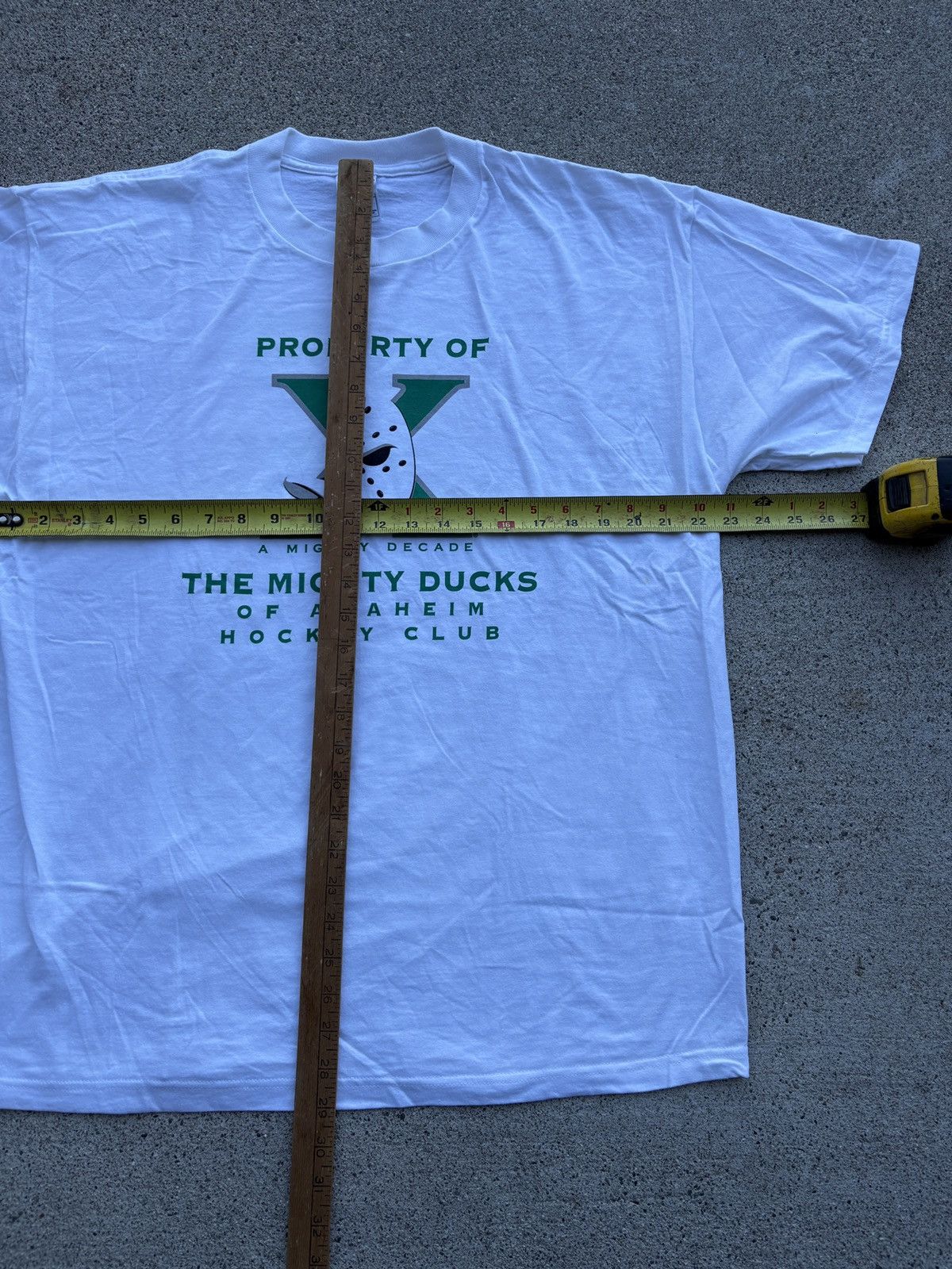 NHL Vintage 1993 NHL Disney Anaheim Mighty Ducks T-Shirt Size XL Size US XL / EU 56 / 4 - 6 Thumbnail