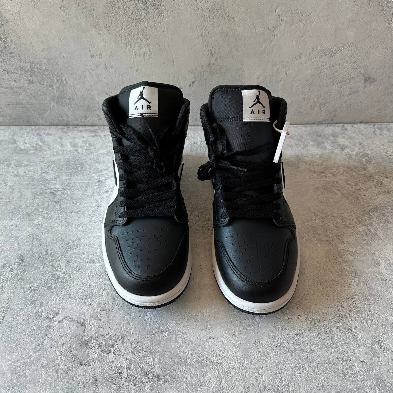 Jordan Brand Air Jordan 1 Mid 'Off Noir Toe' DQ8426-010 Size 42,5 Size US 9 / EU 42 - 5 Thumbnail