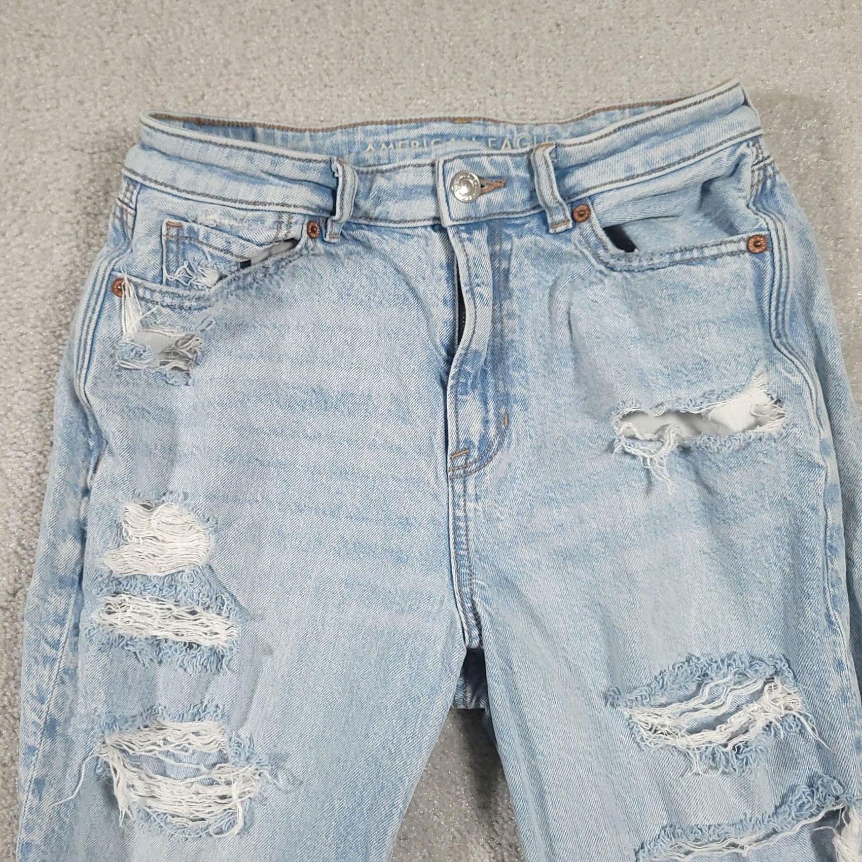 Vintage VINTAGE American Eagle Jeans Womens 4 Light Wash Distressed Raw Hem Ripped Stretch Mom Jeans Womens 4 Light Wash Blue Jeans Distressed Pockets Zip Fly Size 27" / US 4 / IT 40 - 3 Thumbnail