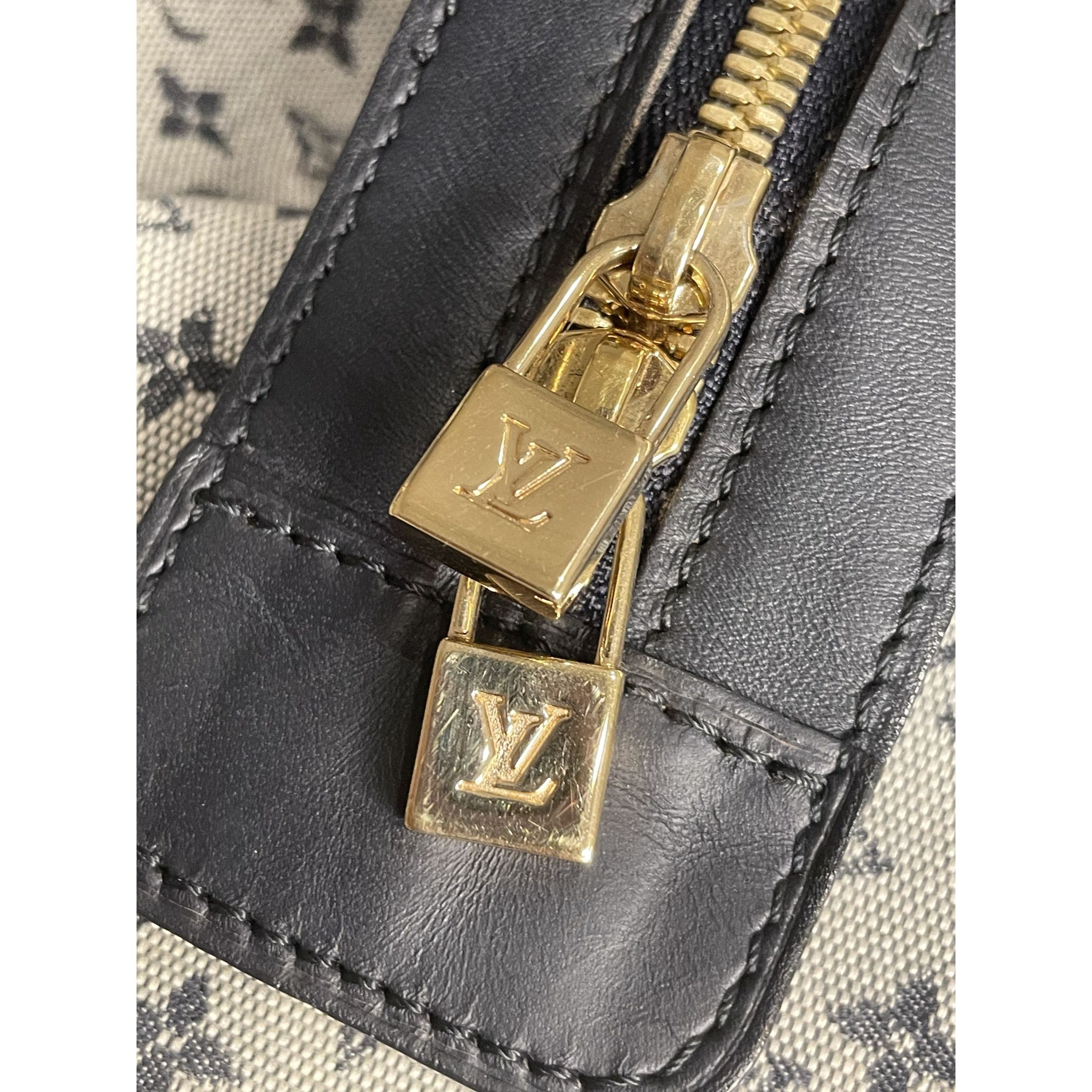 Louis Vuitton Louis Vuitton Monogram Canvas Speedy 35 Handbag With Leather Size ONE SIZE - 10 Thumbnail