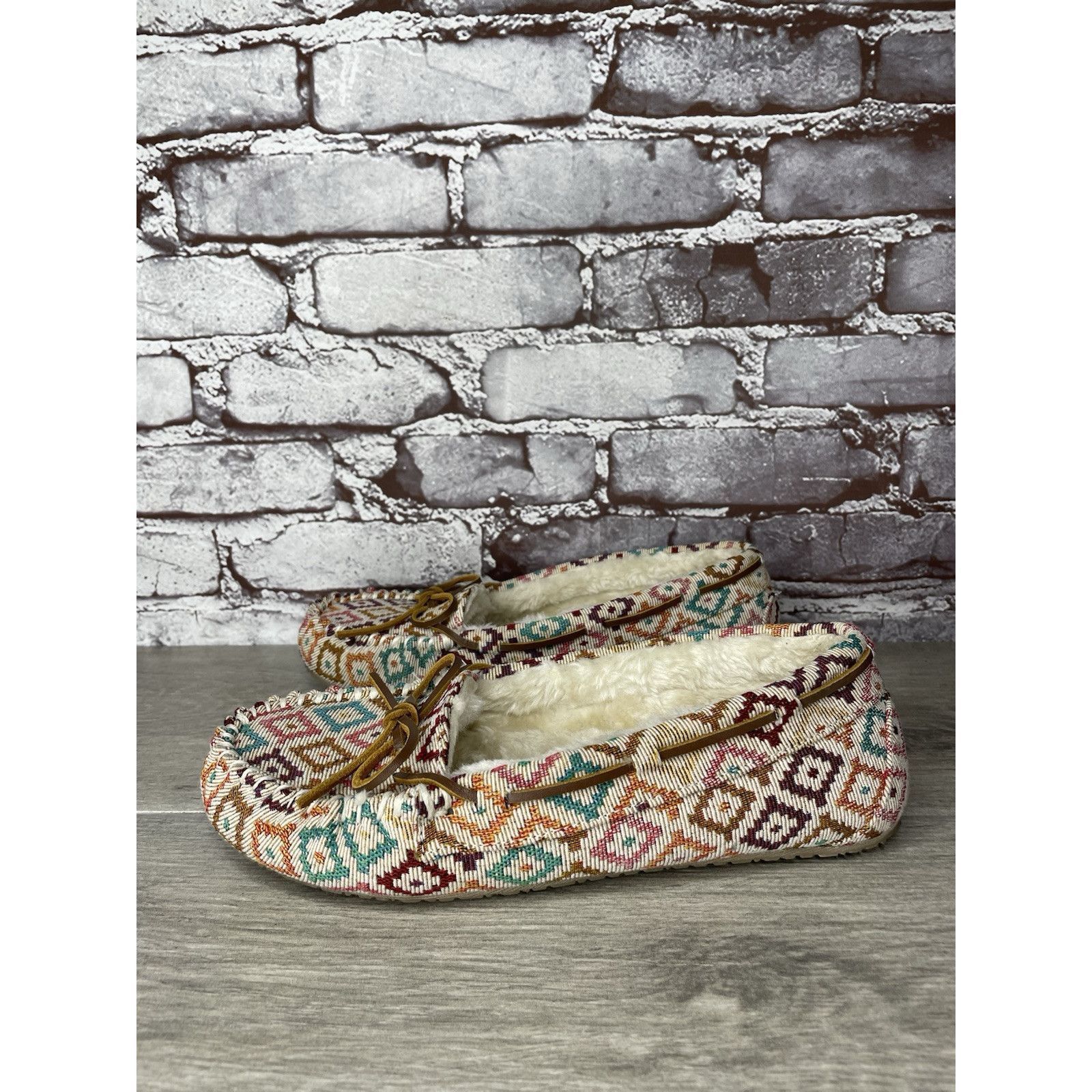 Minnetonka Minnetonka Sally Moccasins Cream Aztec Southwest Faux Fur Li Size US 10 / IT 40 - 16 Thumbnail