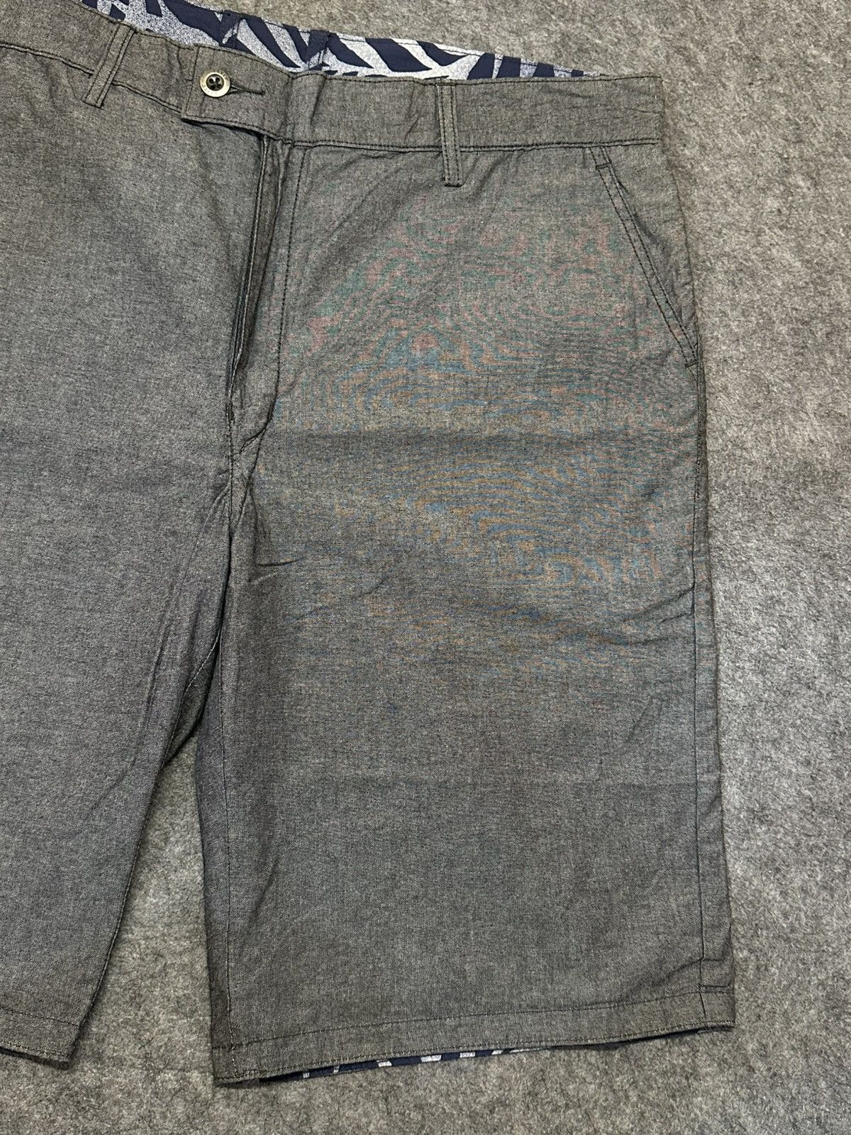 Levi's Levi's Men's 502 Regular Taper Fit chambray chino shorts. Size US 36 / EU 52 - 4 Thumbnail