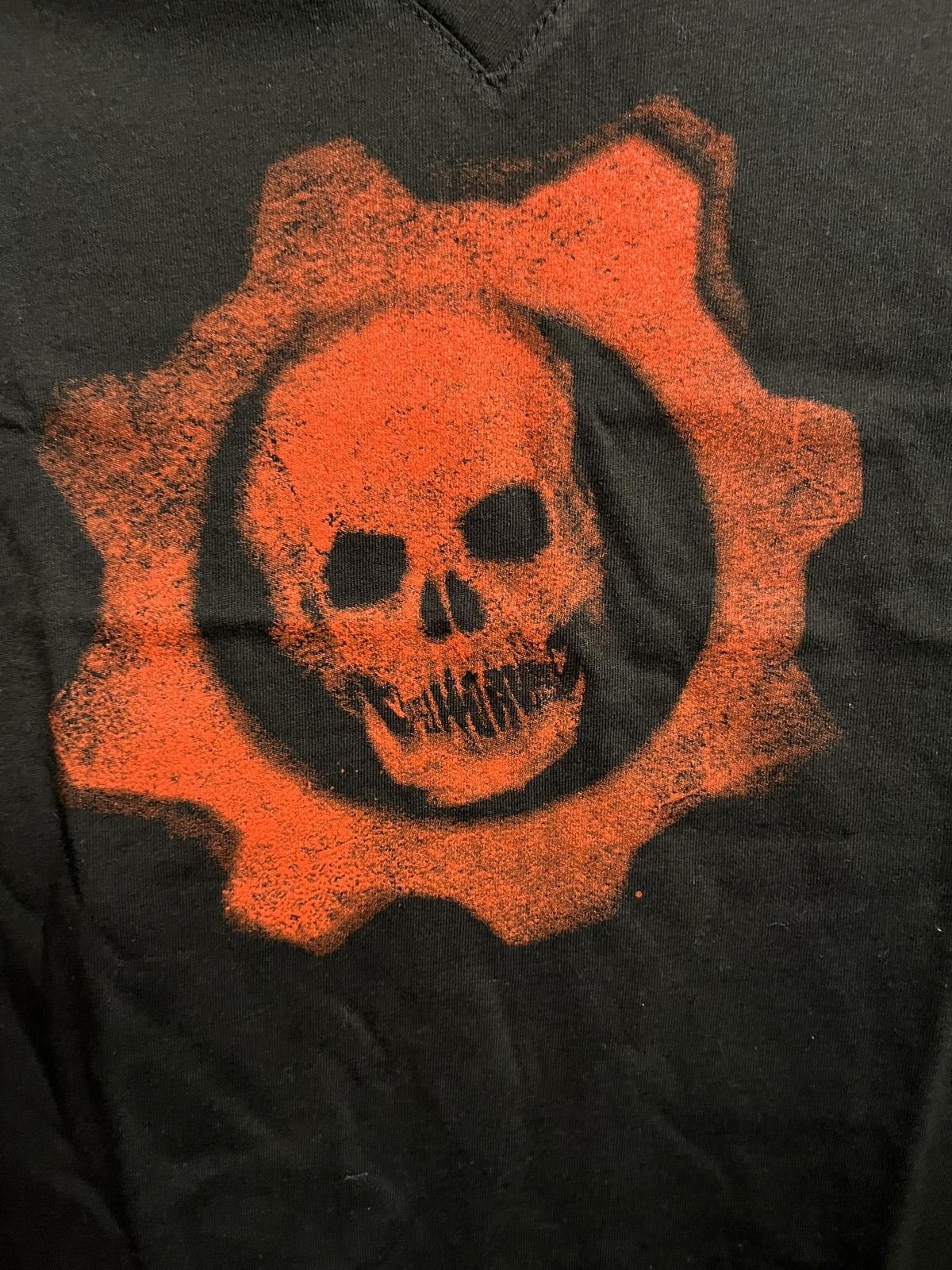Tultex Gears of War Judgement V-neck Junior Tee - 2013 -M Size M / US 6-8 / IT 42-44 - 4 Thumbnail
