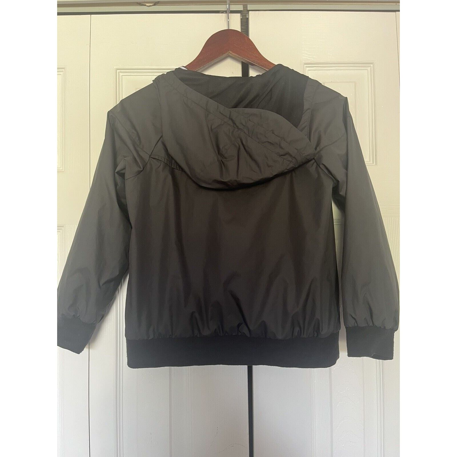 Nike Boys Youth Nike Jacket Black Wind Size Small Size US S / EU 44-46 / 1 - 5 Thumbnail