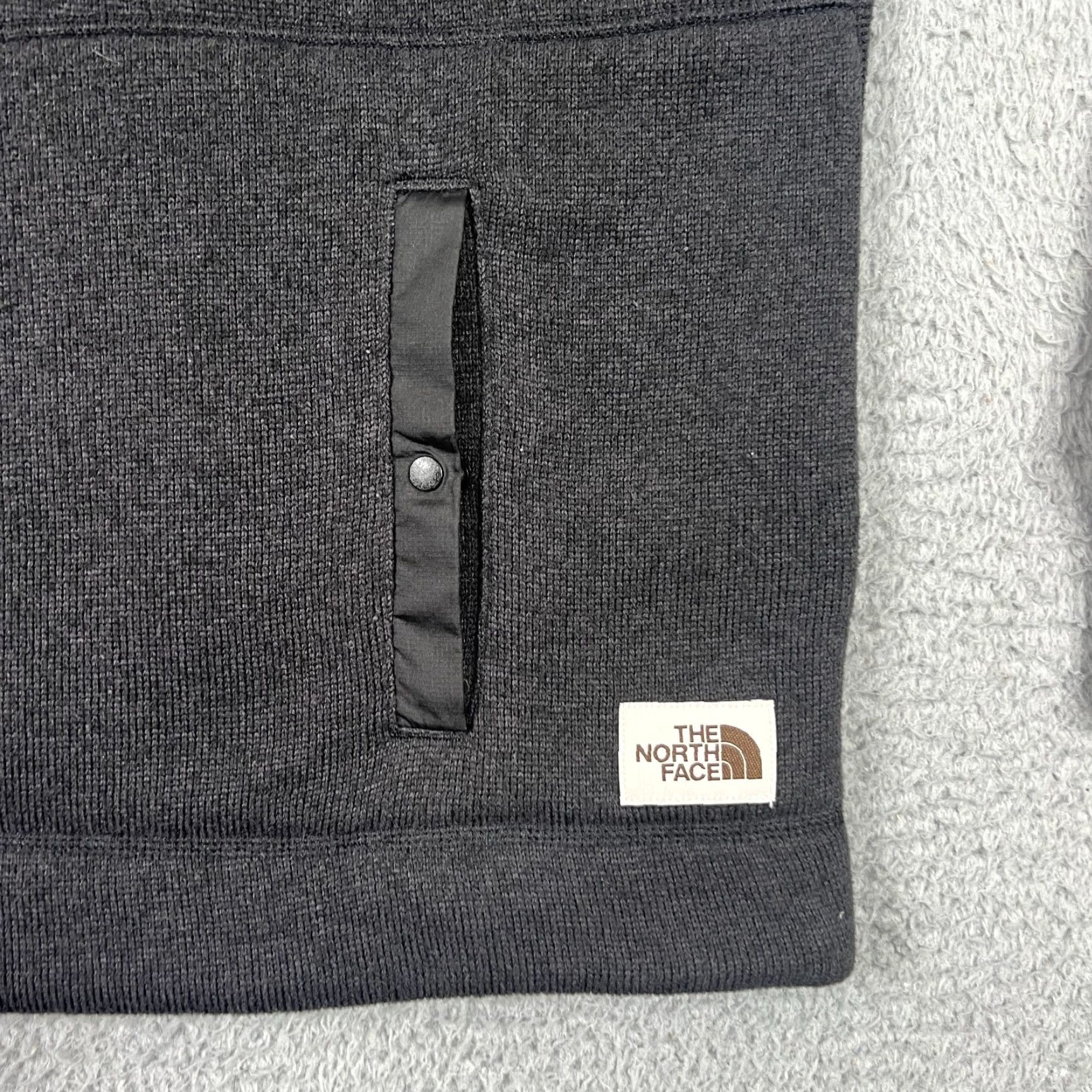 The North Face The North Face Sweater Womens S Black Gray Crescent Crew Sweater Size S / US 4 / IT 40 - 2 Thumbnail