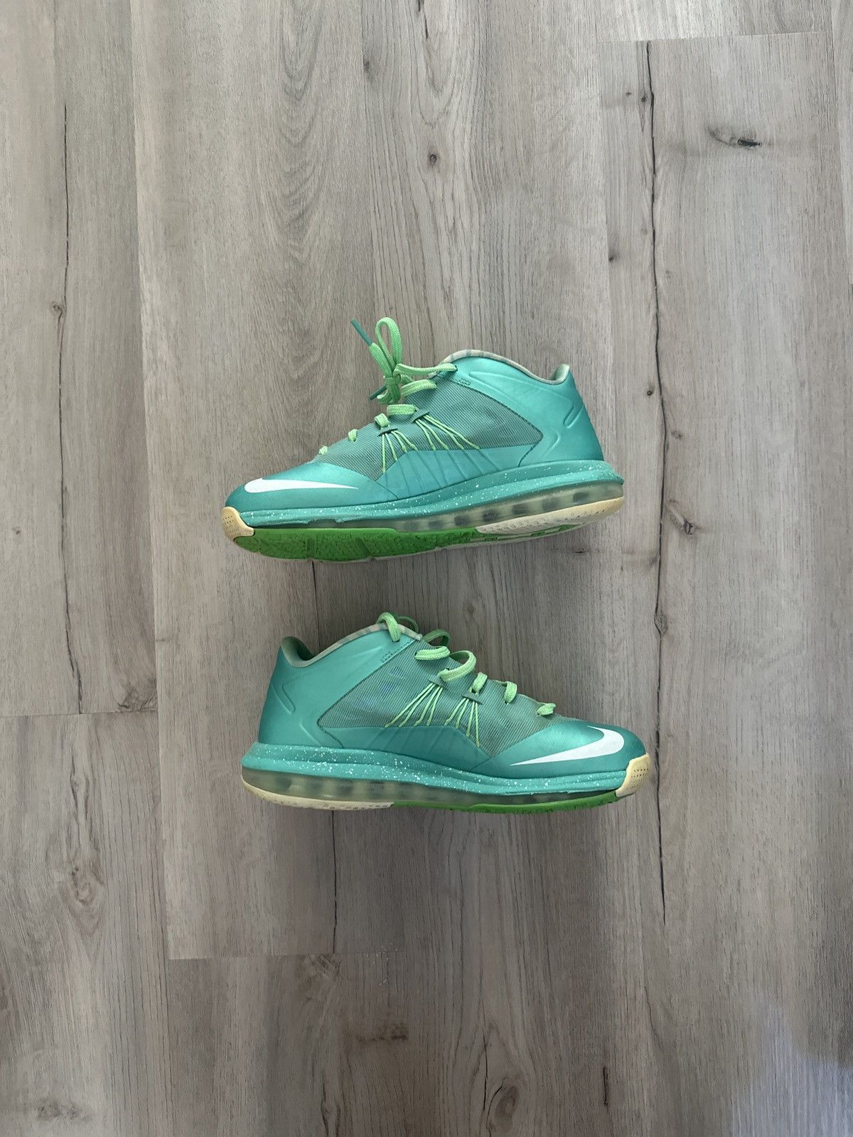 Nike Air Max LeBron X Easter Lows Size US 7.5 / EU 40-41 - 2 Thumbnail