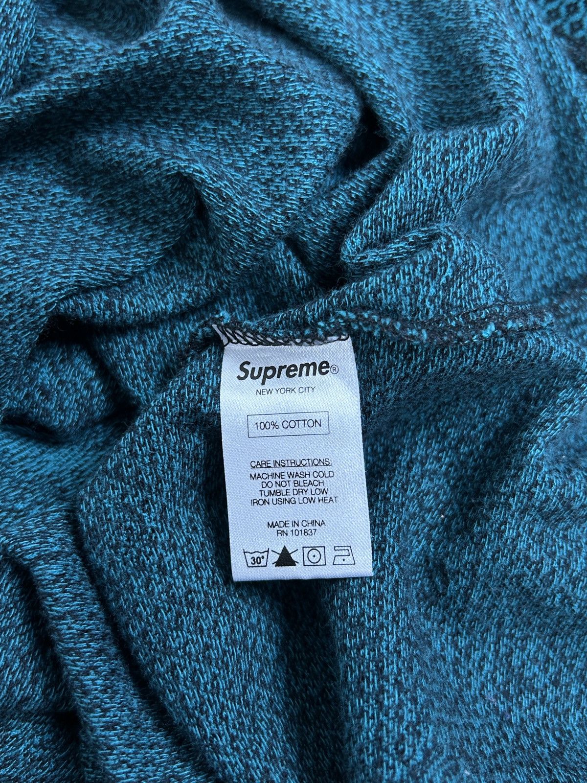 Supreme Supreme FW16 Paisley Blue Knit Collared Long Sleeve L Size US L / EU 52-54 / 3 - 9 Thumbnail