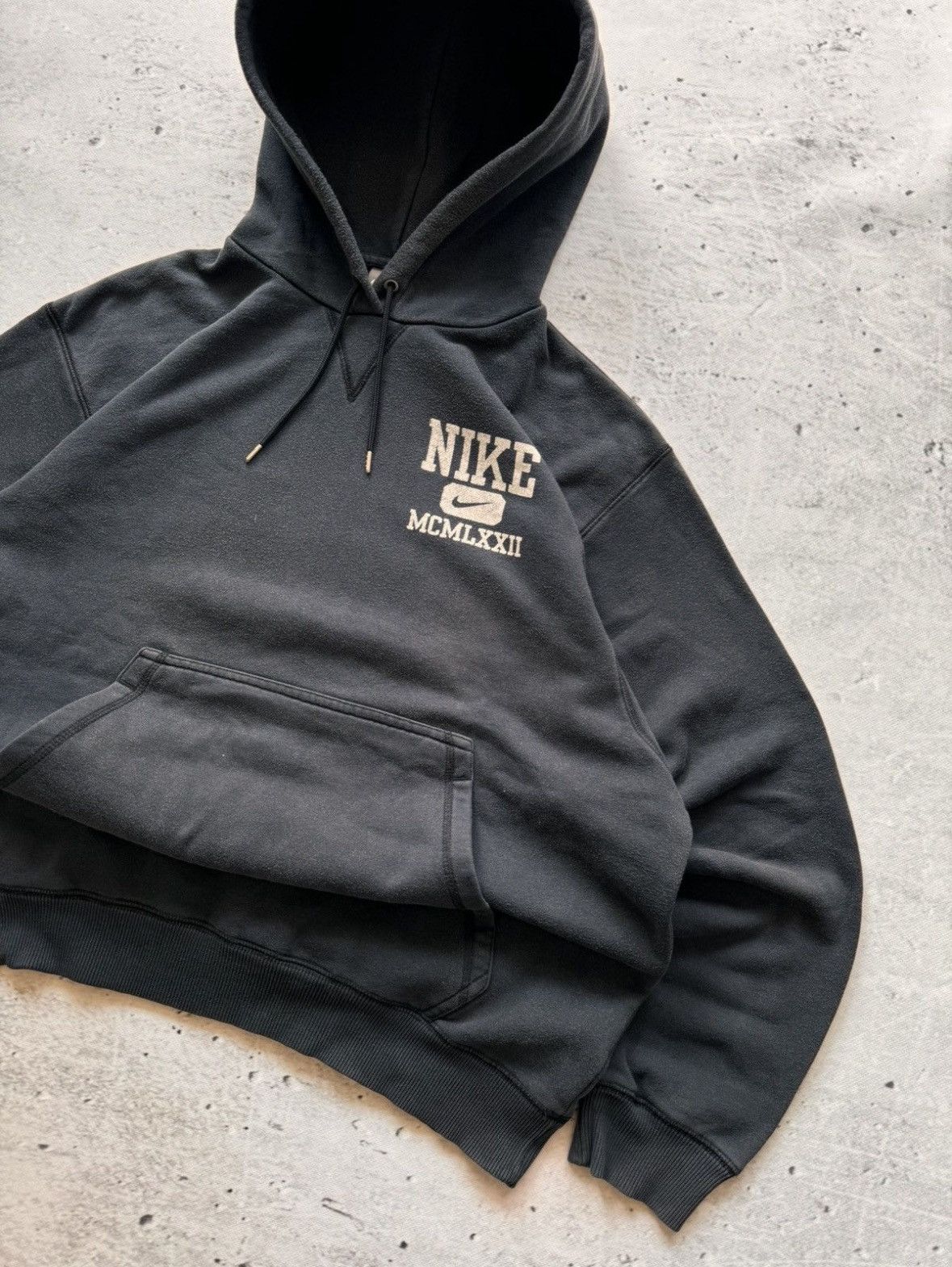 Nike × Vintage Nike Vintage Center Logo Boxy Oversized Hoodie Size US XL / EU 56 / 4 - 3 Thumbnail