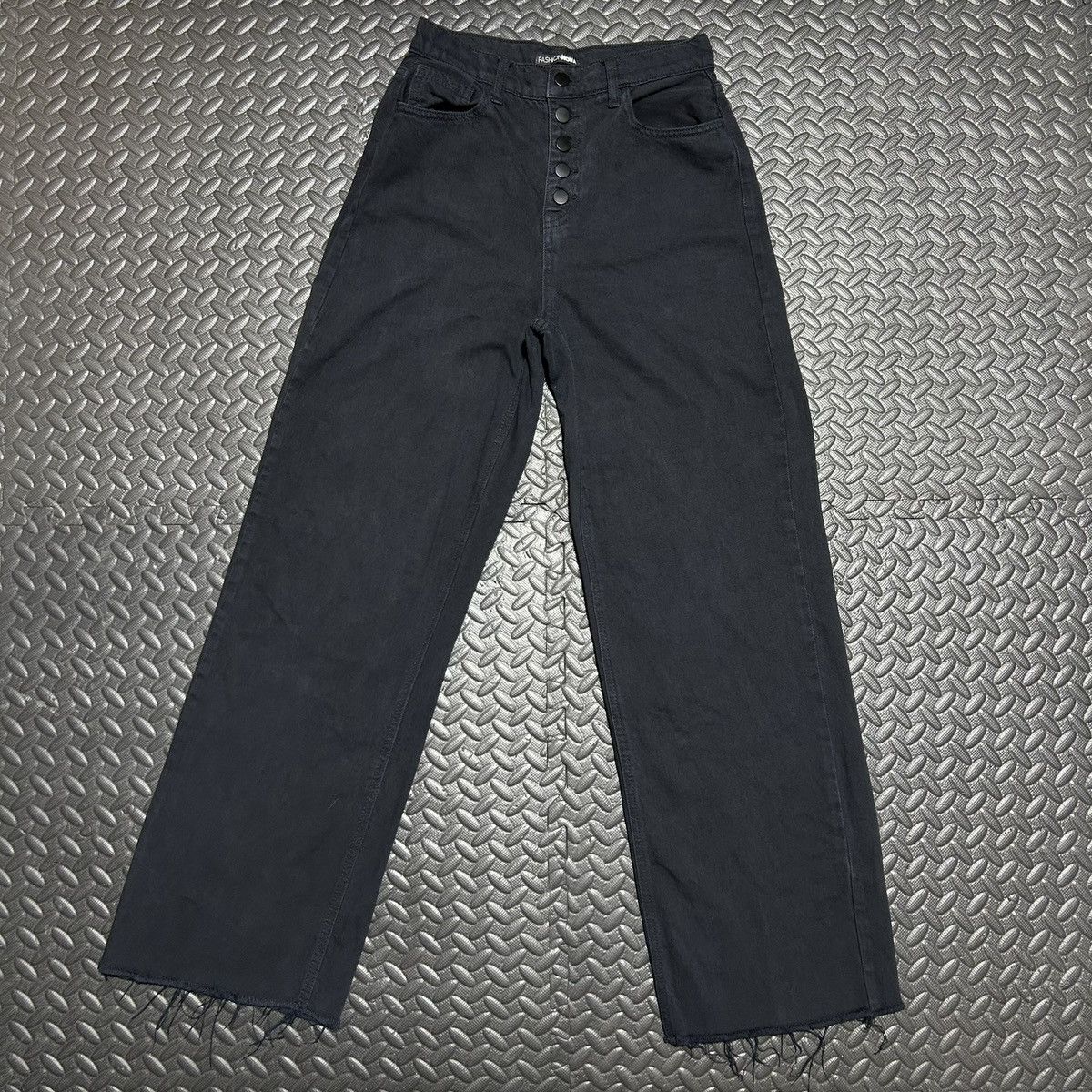 Fashion Nova Fashion Nova Wide Leg Black Jeans Denim Frayed Hem Size 3 Size 24" / US 00 / IT 34 - 1 Thumbnail