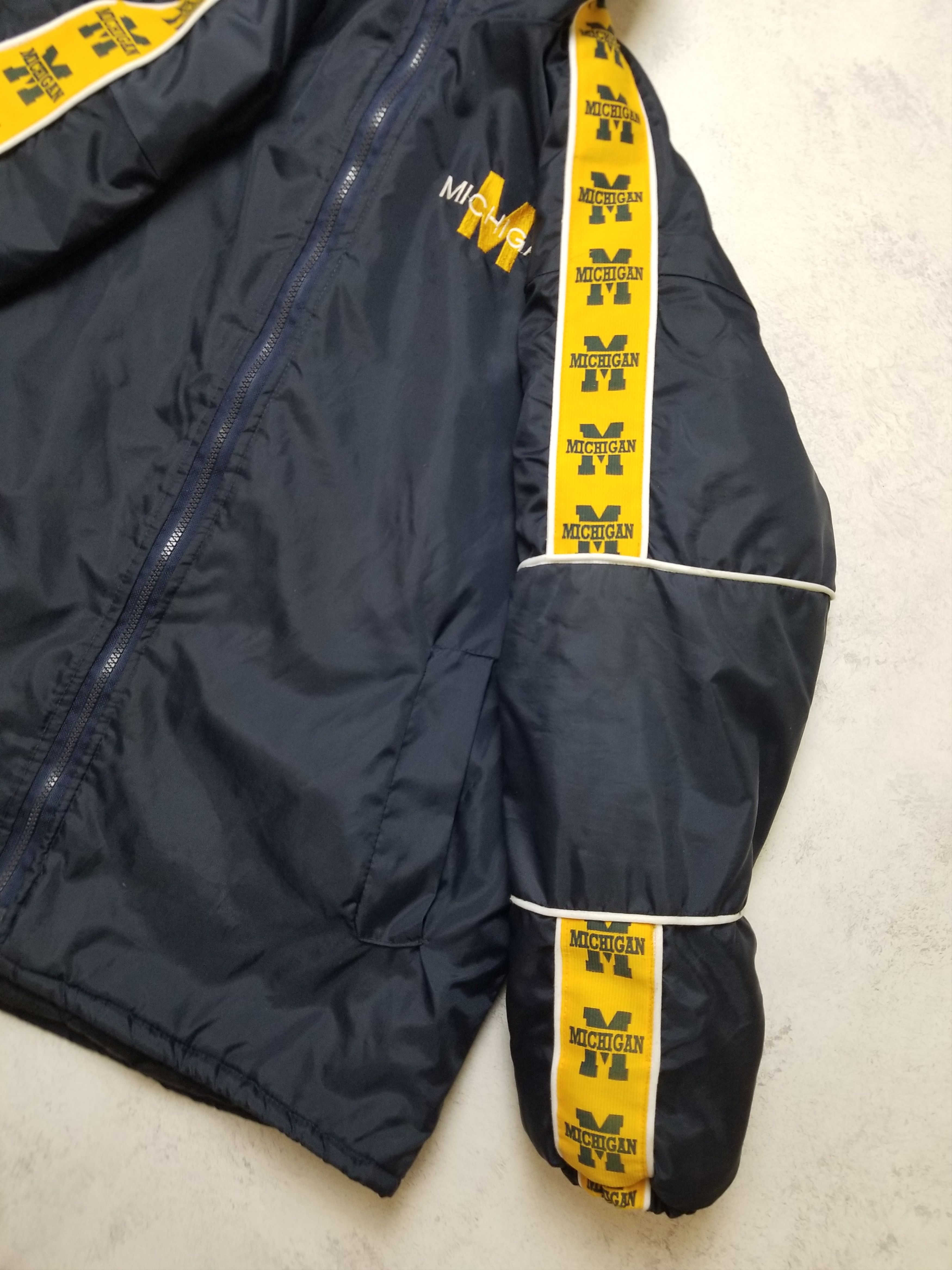 Other Vintage Michigan Wolverines Puffer Jacket Size US L / EU 52-54 / 3 - 13 Thumbnail