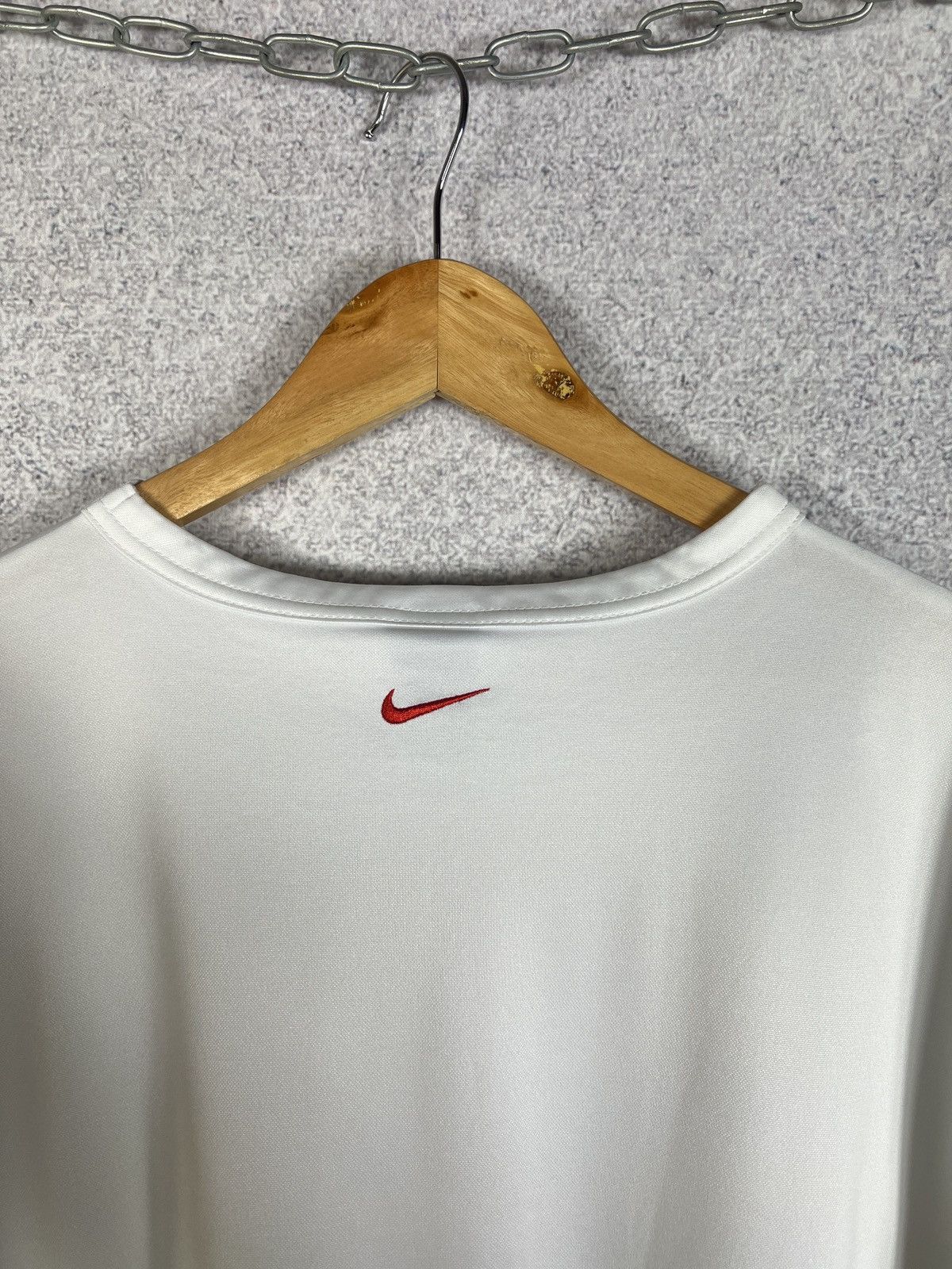 Nike Vintage Nike TN Center Logo Swoosh Tee Size US L / EU 52-54 / 3 - 9 Thumbnail