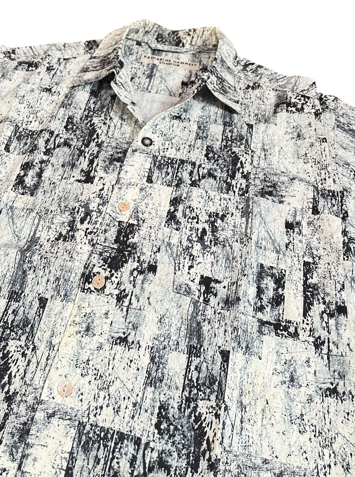 Katharine Hamnett London TAX FREE 🇺🇸 katharine hamnett abstract printed camp shirt Size US S / EU 44-46 / 1 - 2 Thumbnail