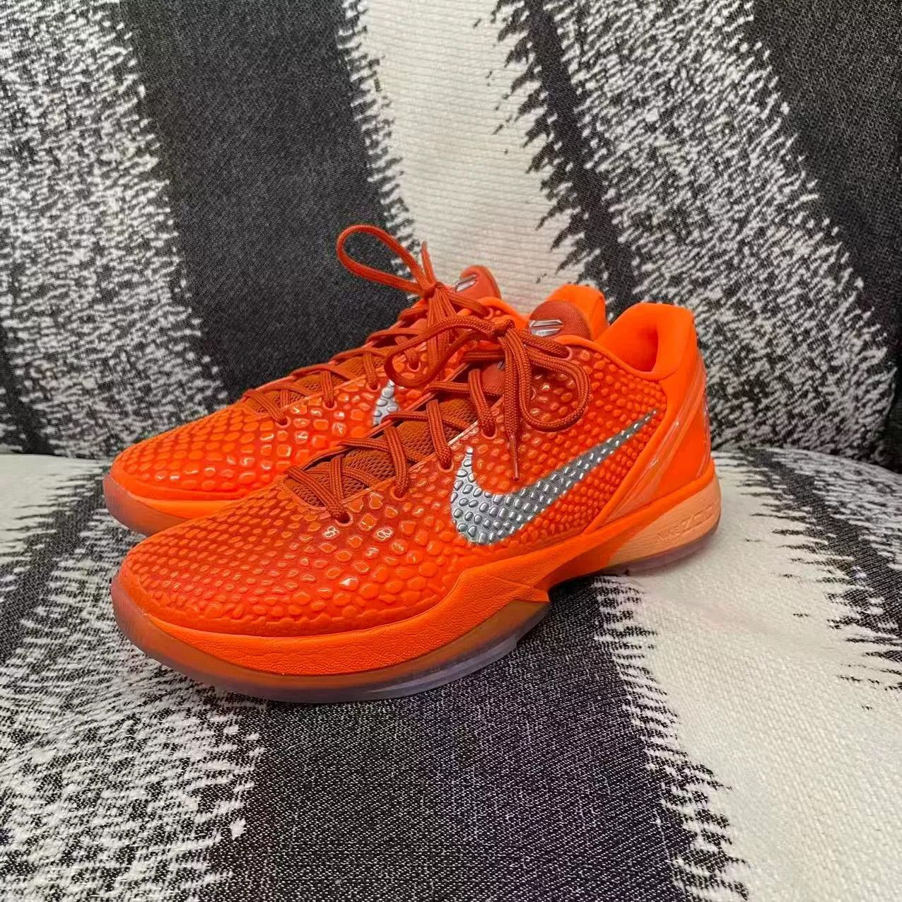 Nike Nike KOBE Orange Lowtop Sneakers 10 Men Size US 10 / EU 43 - 1 Thumbnail