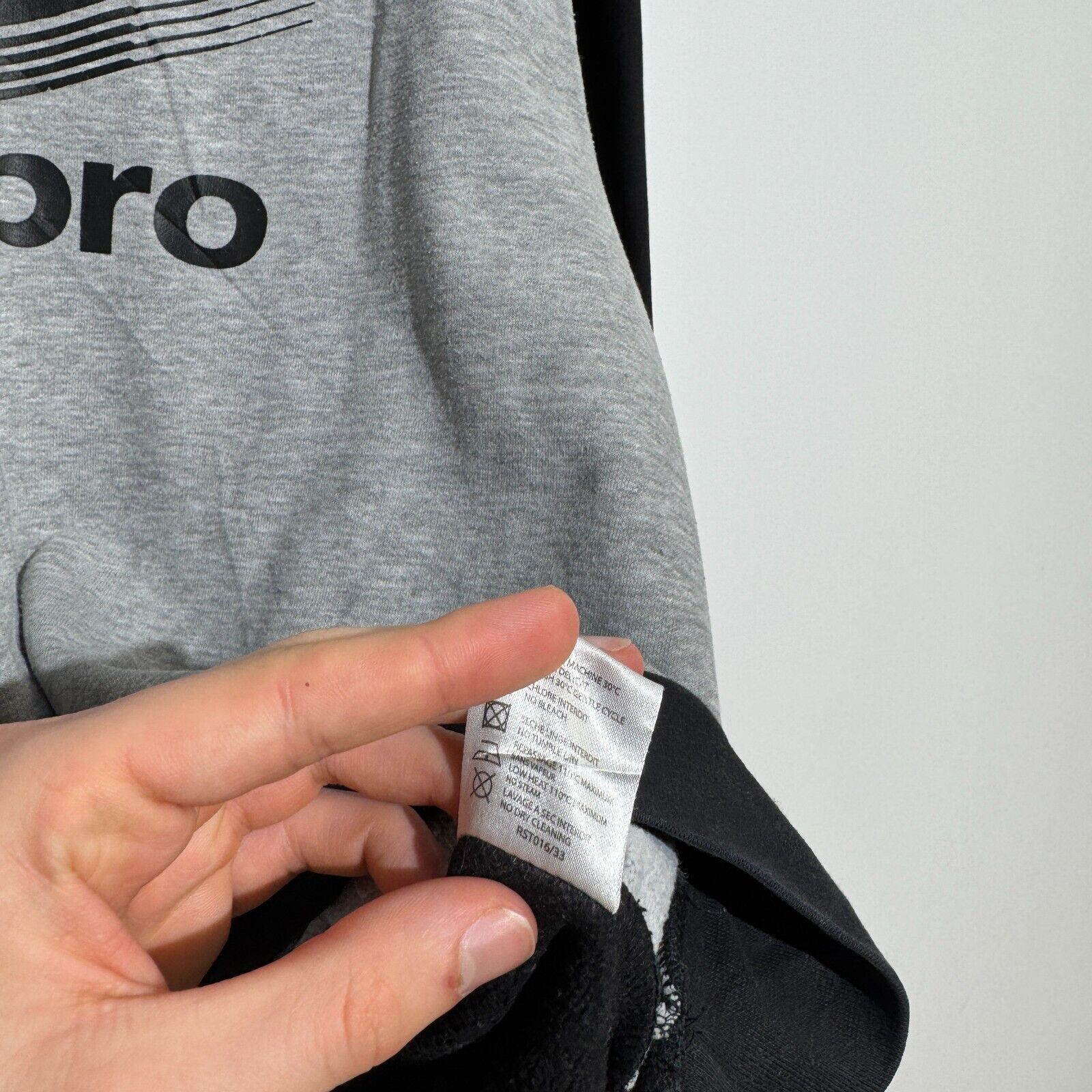 Umbro × Vintage Vintage Umbro Unisex Gray Black Cotton Crewneck Size L 90s Size US L / EU 52-54 / 3 - 9 Thumbnail