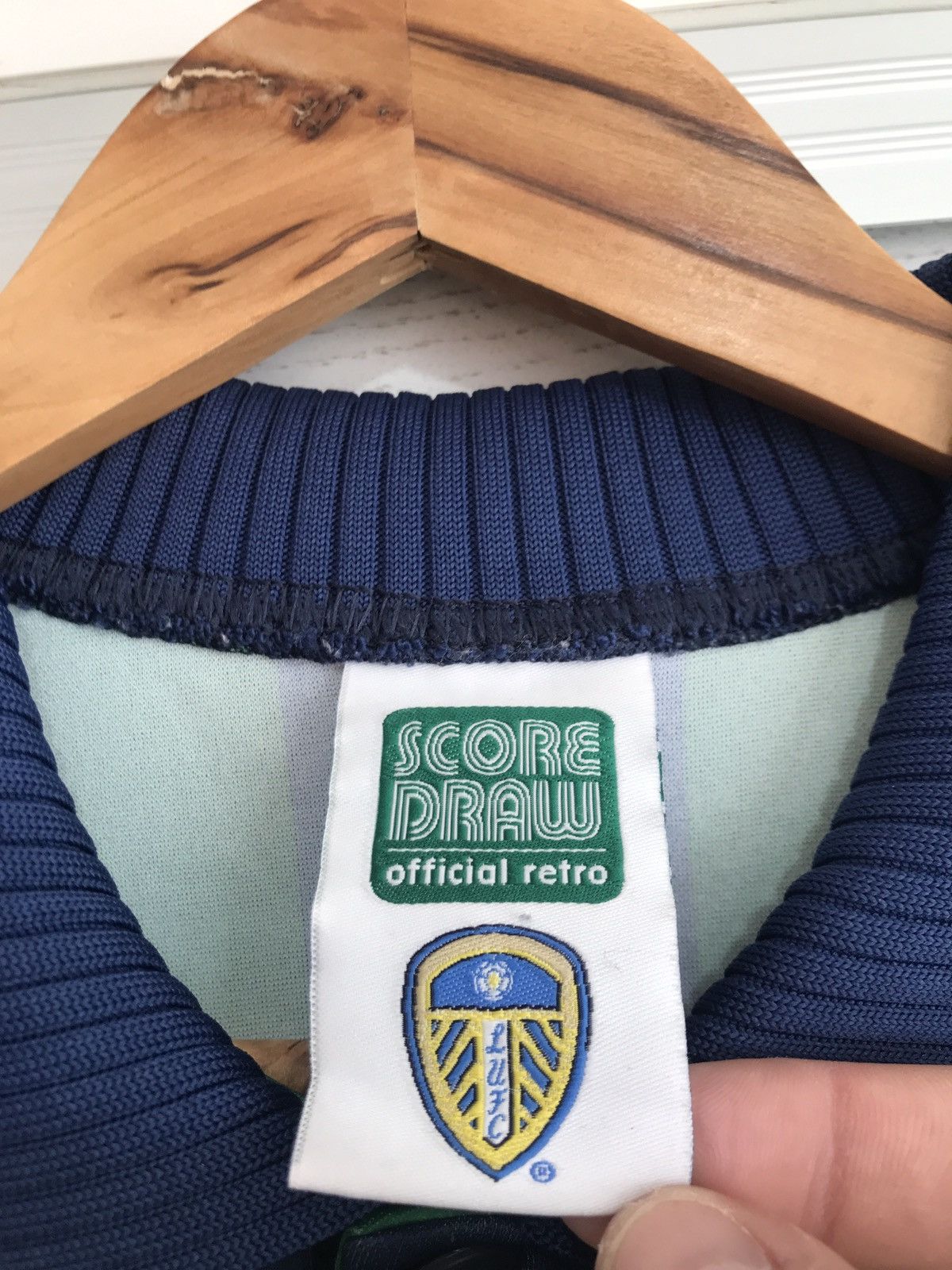 Vintage Vintage Leeds United Score Draw Soccer Jersey Football Kit Size US S / EU 44-46 / 1 - 7 Thumbnail