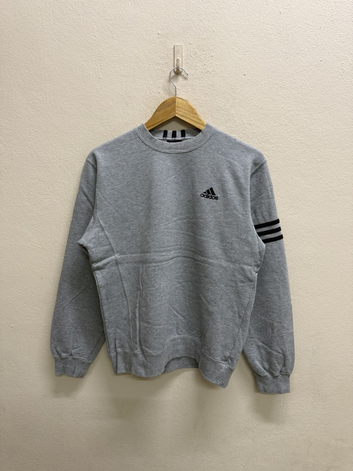 Adidas Vintage Adidas Stripes Crewneck Sweatshirt Size US S / EU 44-46 / 1 - 16 Thumbnail
