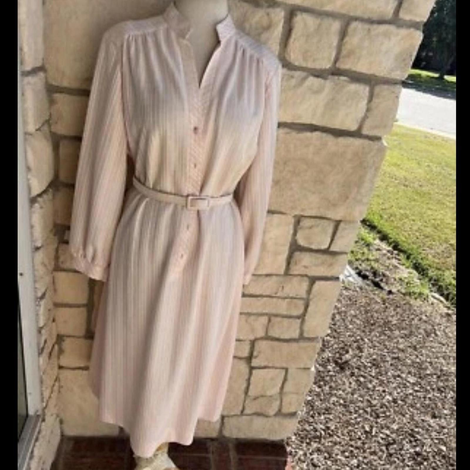 Other Pink vintage 80s belted dress with button-up detail glamour Size XL / US 12-14 / IT 48-50 - 1 Thumbnail
