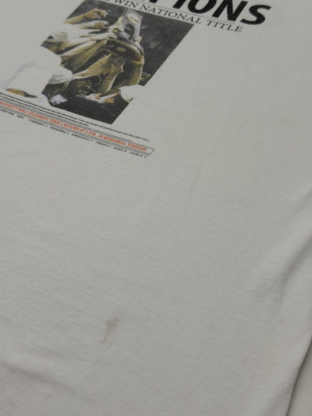 NCAA Kansas Jayhawks 2008 National Champs Newspaper Tee XL NCAA Size US XL / EU 56 / 4 - 12 Thumbnail