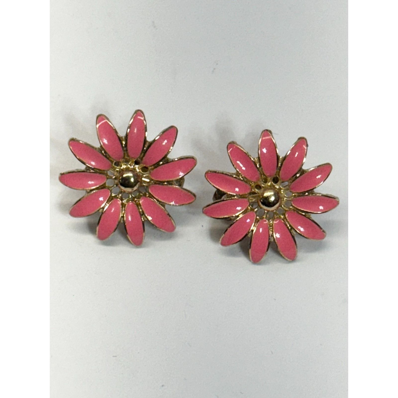Vintage Vintage pink enamel flower clip on earrings Size ONE SIZE - 2 Thumbnail