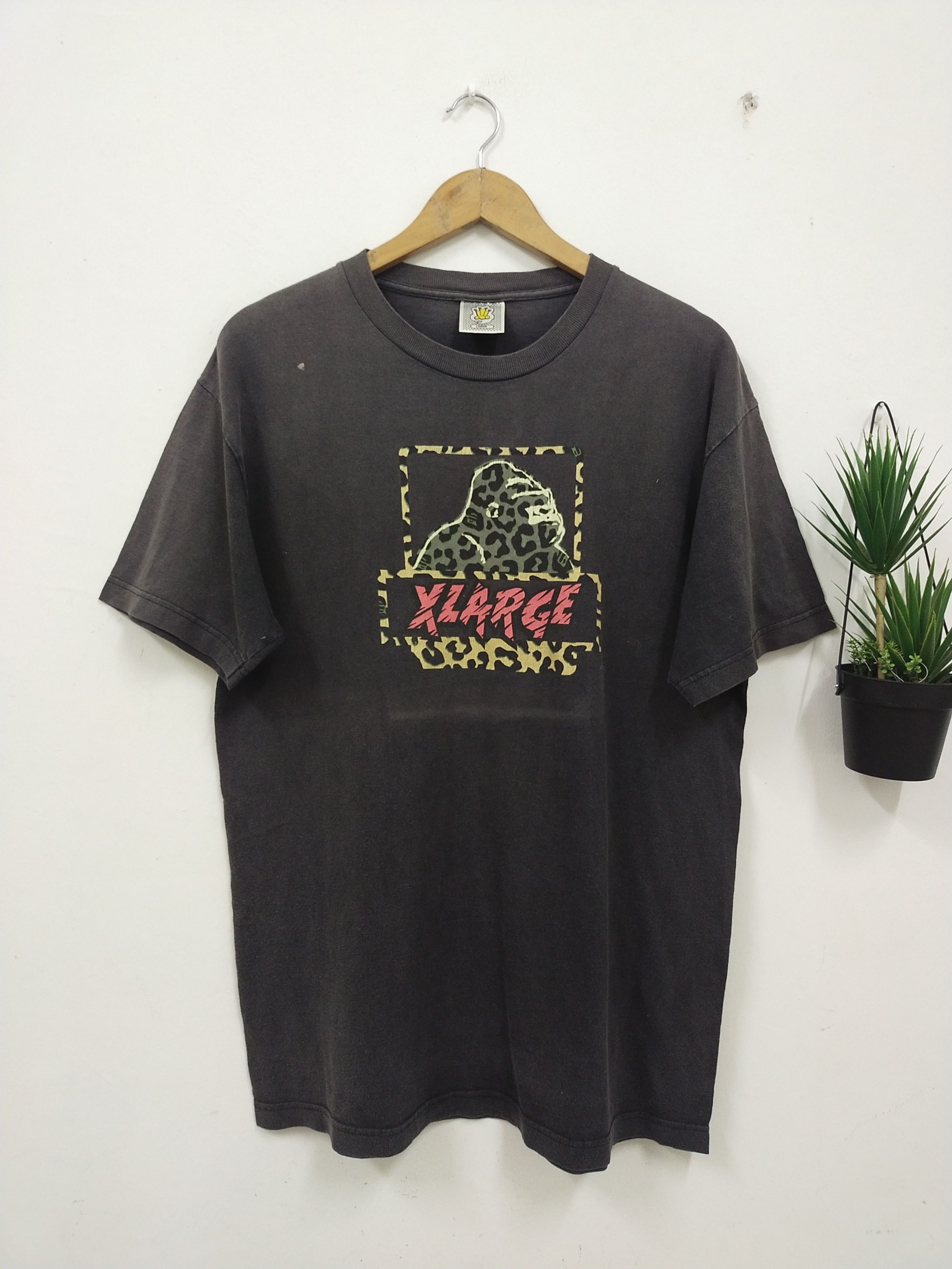 Xlarge Vintage X Large leopard design streetwear sunfaded tee Size US L / EU 52-54 / 3 - 1 Thumbnail