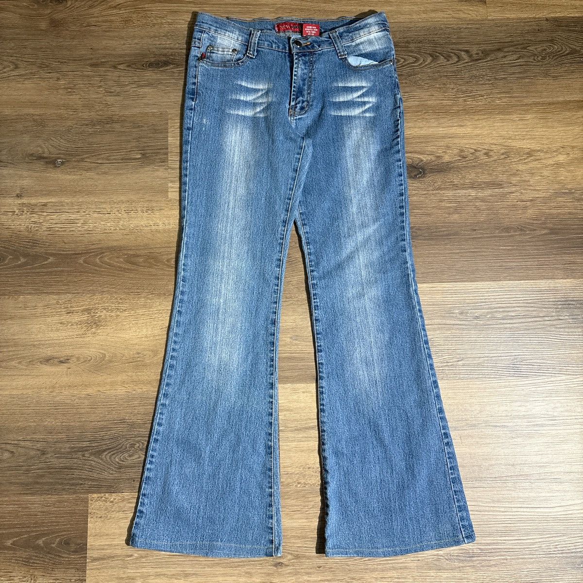 Other New Line Low Rise Flared Jeans Size 32 Size US 32 / EU 48 - 1 Thumbnail