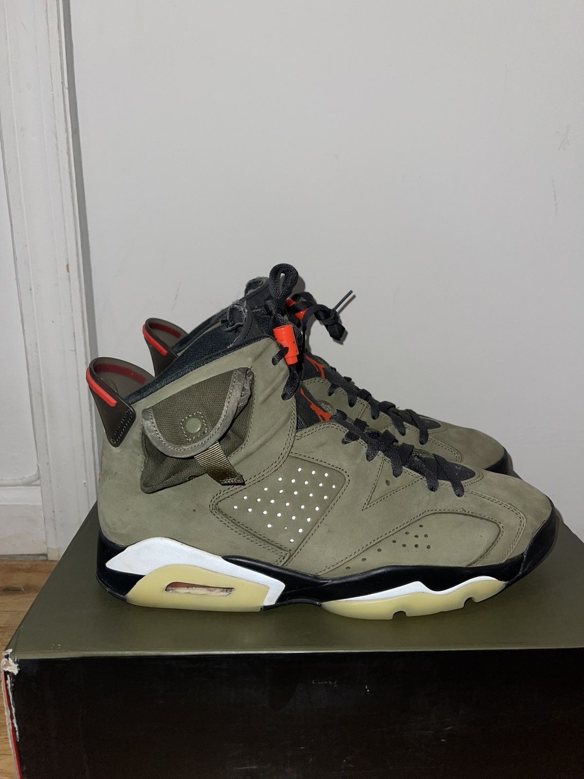 Jordan Brand × Travis Scott Jordan 6 Retro x Travis Scott Mid Olive Size US 12 / EU 45 - 3 Thumbnail