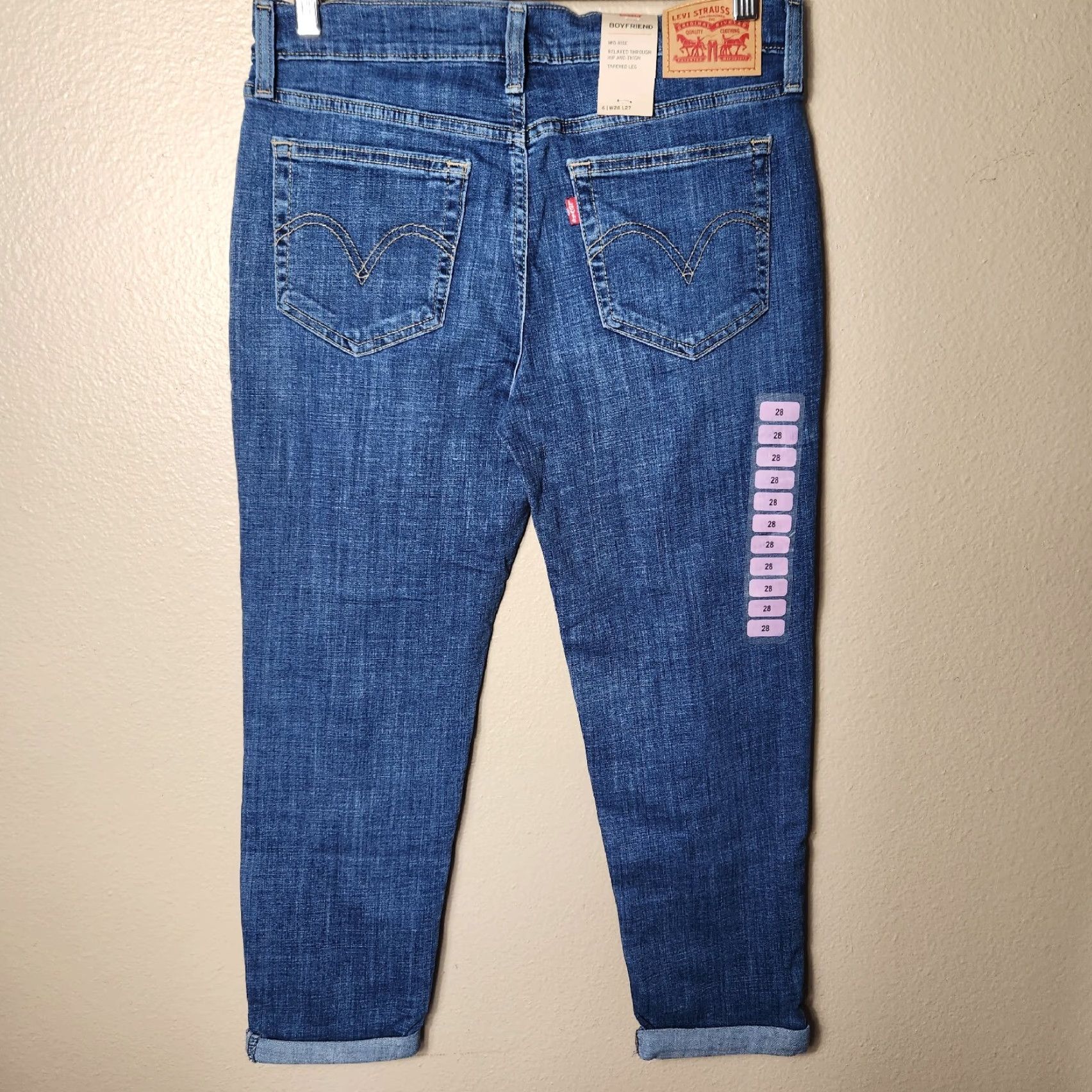 Levi's VINTAGE Levis Womens Boyfriend Hypersoft Lightly Distressed Cuffed Jeans Sz 28x27 NWT Size 28" / US 6 / IT 42 - 6 Thumbnail