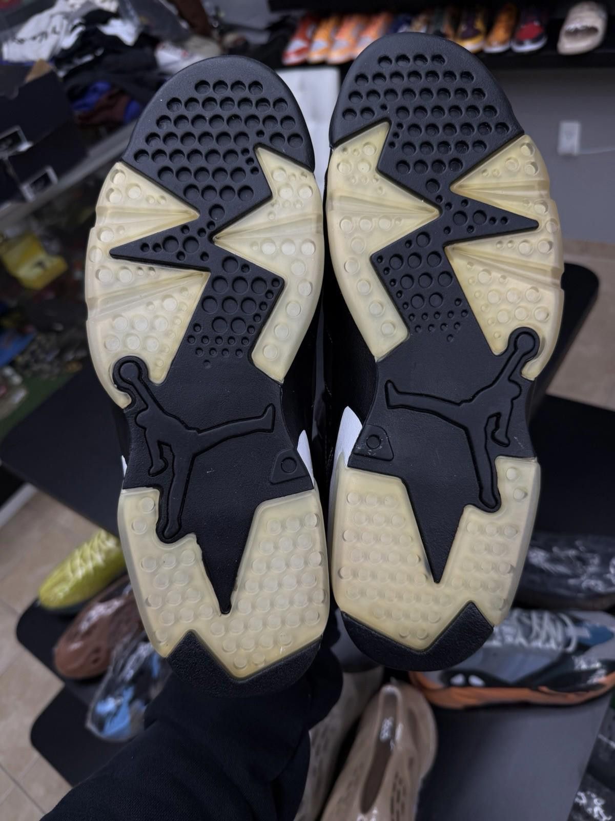 Jordan Brand Size 11 - Jordan 6 Retro Lakers 2010 RARE UN Worn Authentic Size US 11 / EU 44 - 12 Thumbnail
