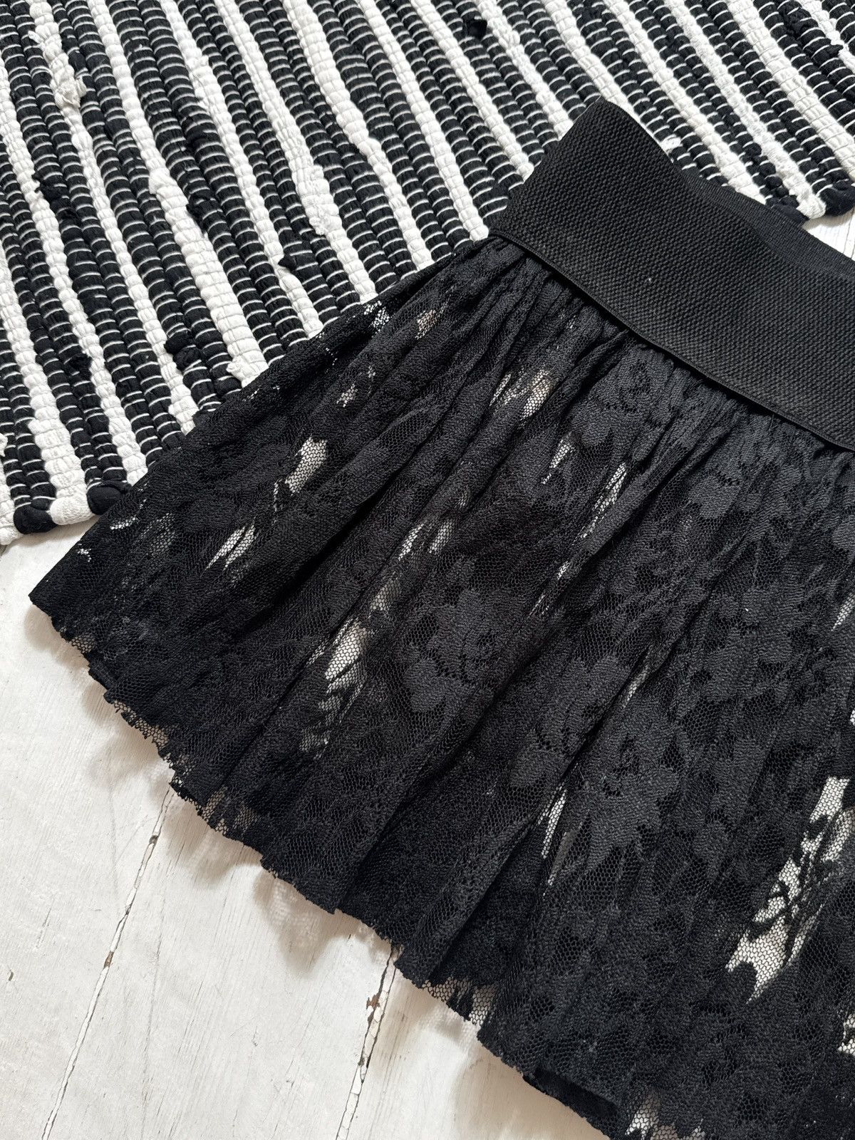 Other VINTAGE MESH 2000s LACE MINI SKIRT Size 28" / US 6 / IT 42 - 4 Thumbnail