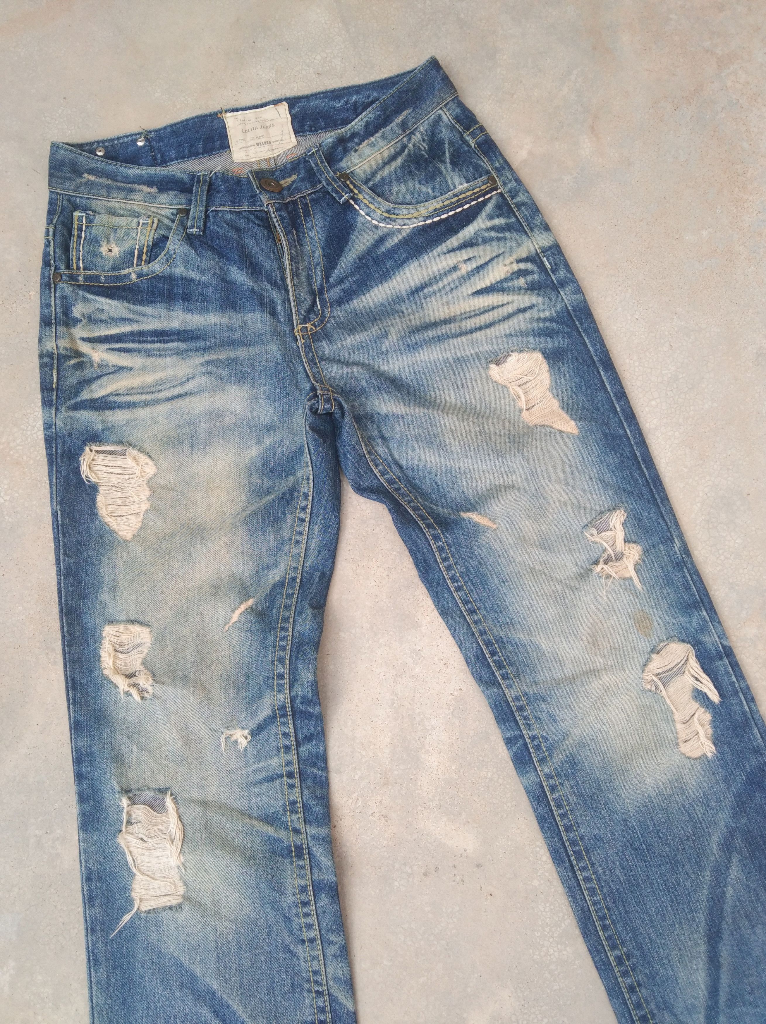 Japanese Brand Vintage Yoshitomo Nara Lolita Distressed Jeans 30x30 Size US 30 / EU 46 - 2 Thumbnail