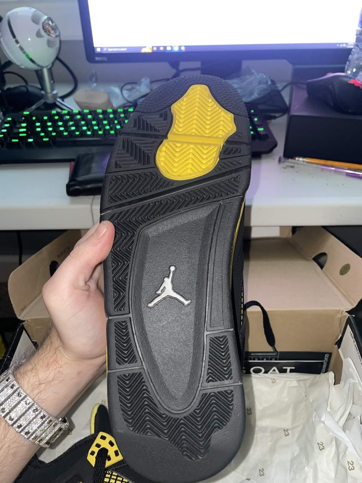 Jordan Brand Jordan 4 Thunder 2012 Size US 9 / EU 42 - 2 Thumbnail