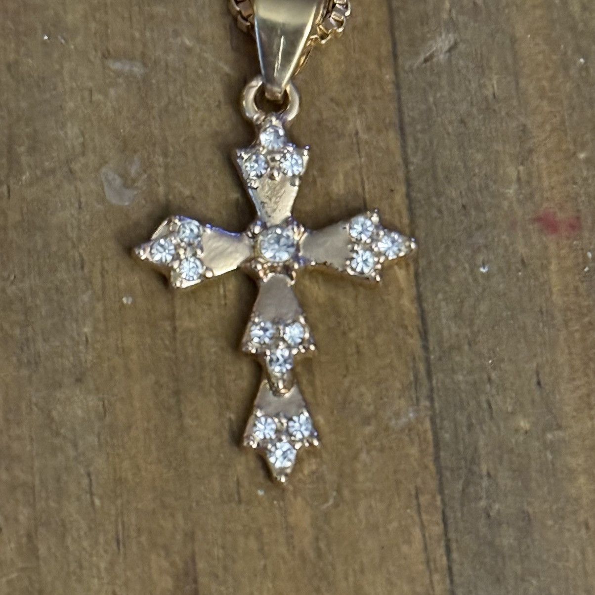 Other Gold tone rhinestone cross pendant necklace Size ONE SIZE - 3 Thumbnail