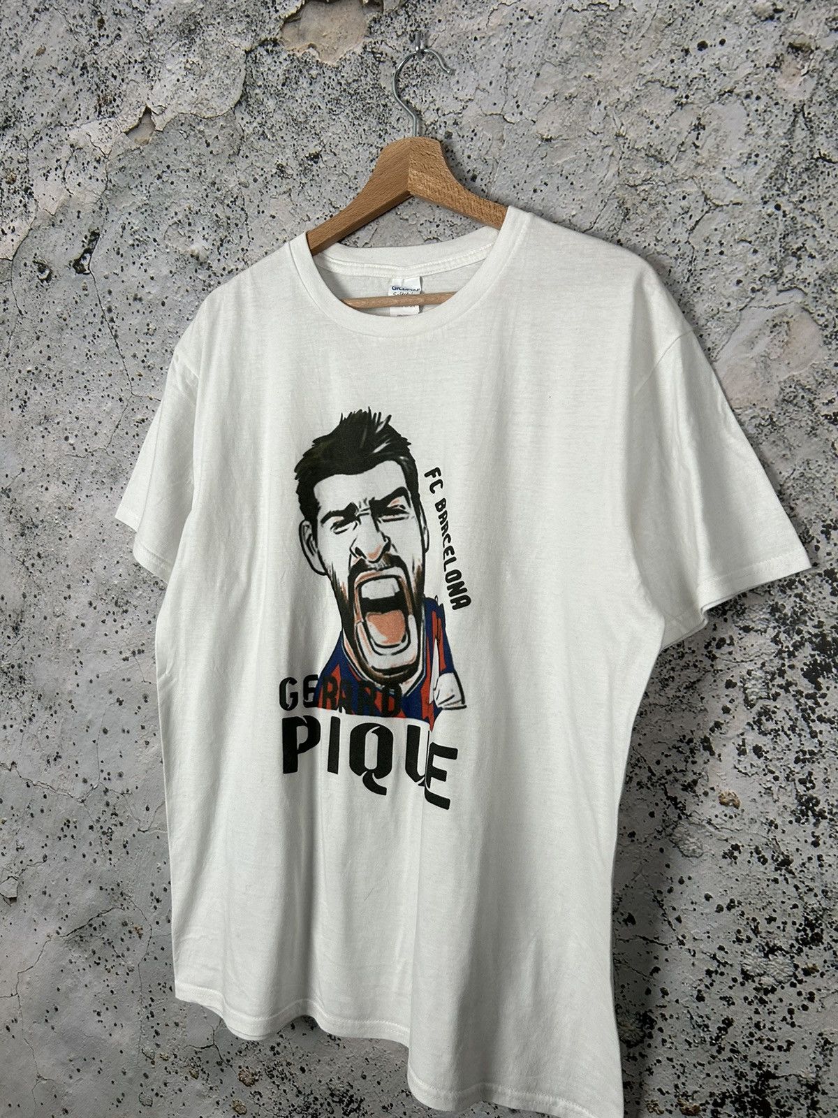 Vintage FC Barcelona Gerard Pique Football Soccer Tee Jersey Size US XL / EU 56 / 4 - 2 Thumbnail