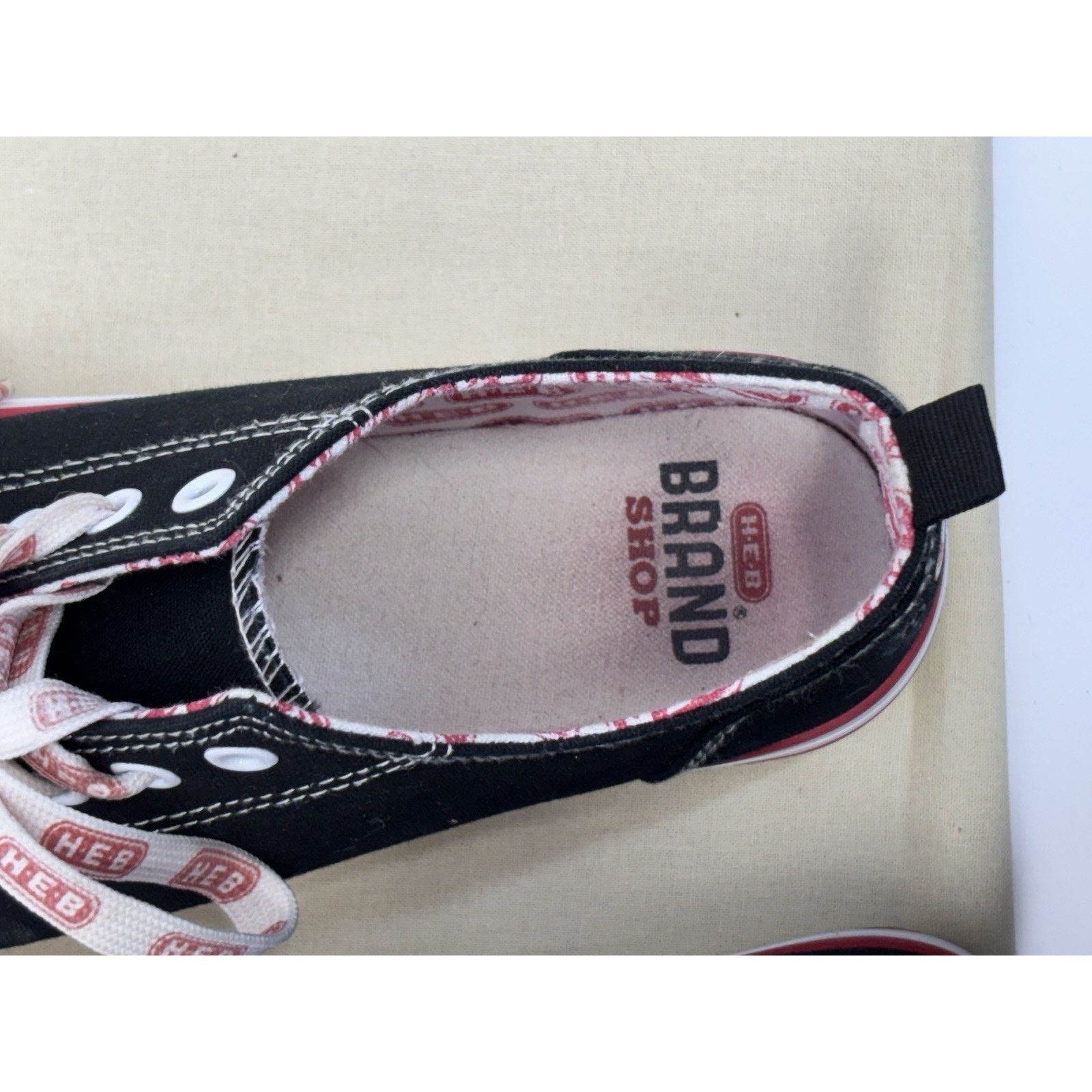 The Unbranded Brand HEB Brand Shop Women’s Shoes Size 7W Black Canvas Low Top Size US 7 / IT 37 - 9 Thumbnail