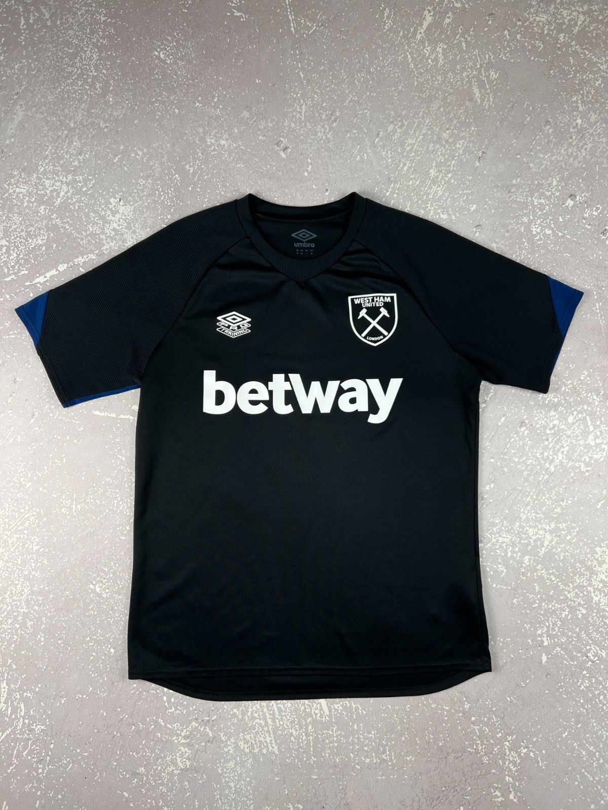 Umbro Umbro West Ham United FC Soccer jersey Football Shirt BLOKE Size US M / EU 48-50 / 2 - 1 Thumbnail