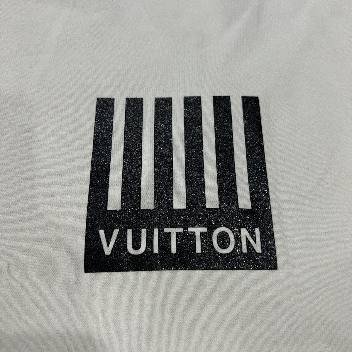 Louis Vuitton Louis Vuitton Piano Key Back Monogram Red & Blue T-Shirt Size US M / EU 48-50 / 2 - 6 Thumbnail