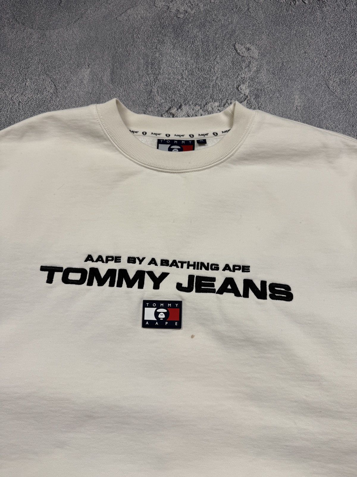 Aape × Tommy Hilfiger Tommy X Aape Collab Crazy Logo Sweatshirt Size US XL / EU 56 / 4 - 3 Thumbnail