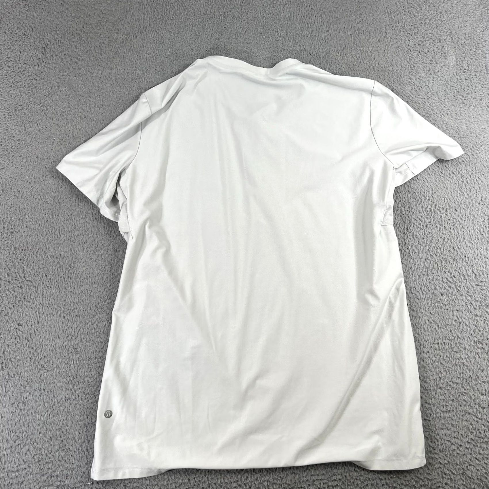Lululemon Lululemon Vented Tennis Short Sleeve Shirt Light White Mens L Size US L / EU 52-54 / 3 - 6 Thumbnail
