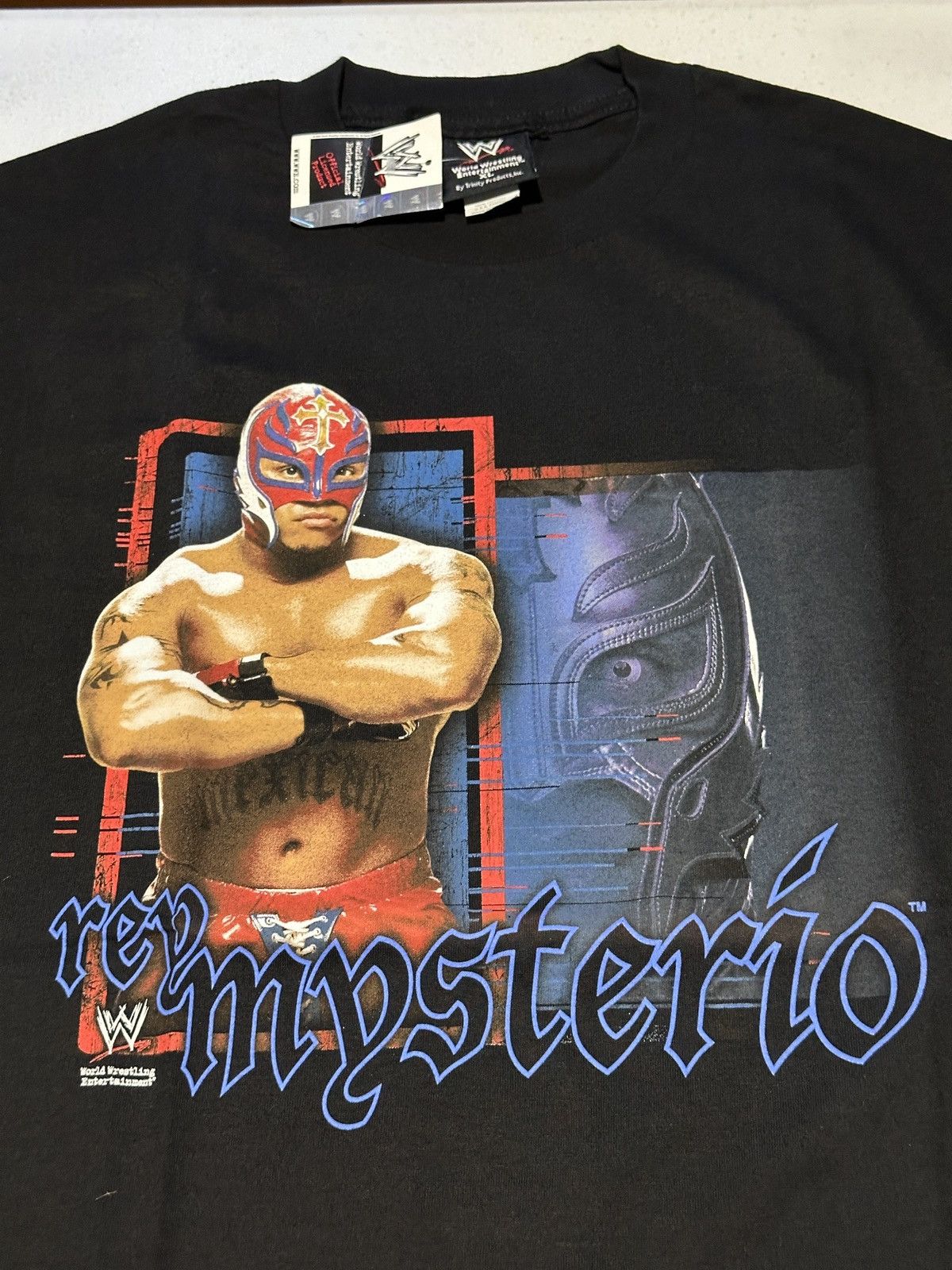 WWE Vtg y2k Rey Mysterio WWE 2002 wrestling T-shirt Size US XL / EU 56 / 4 - 2 Thumbnail