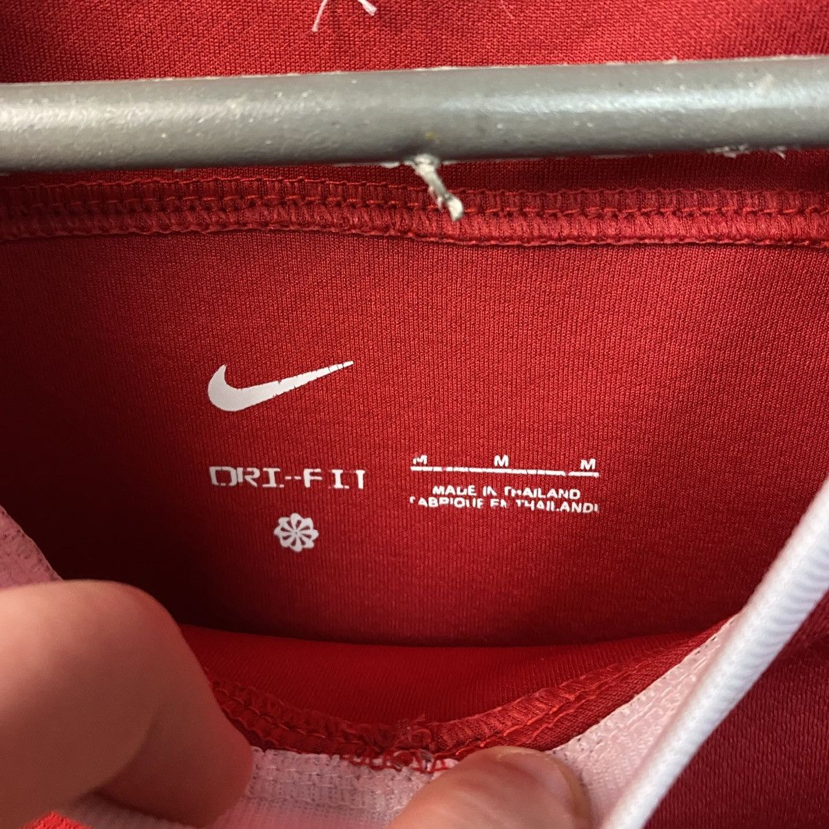 Nike Mens Nike FC Liverpool home 2022 soccer jersey size M Size US M / EU 48-50 / 2 - 6 Thumbnail