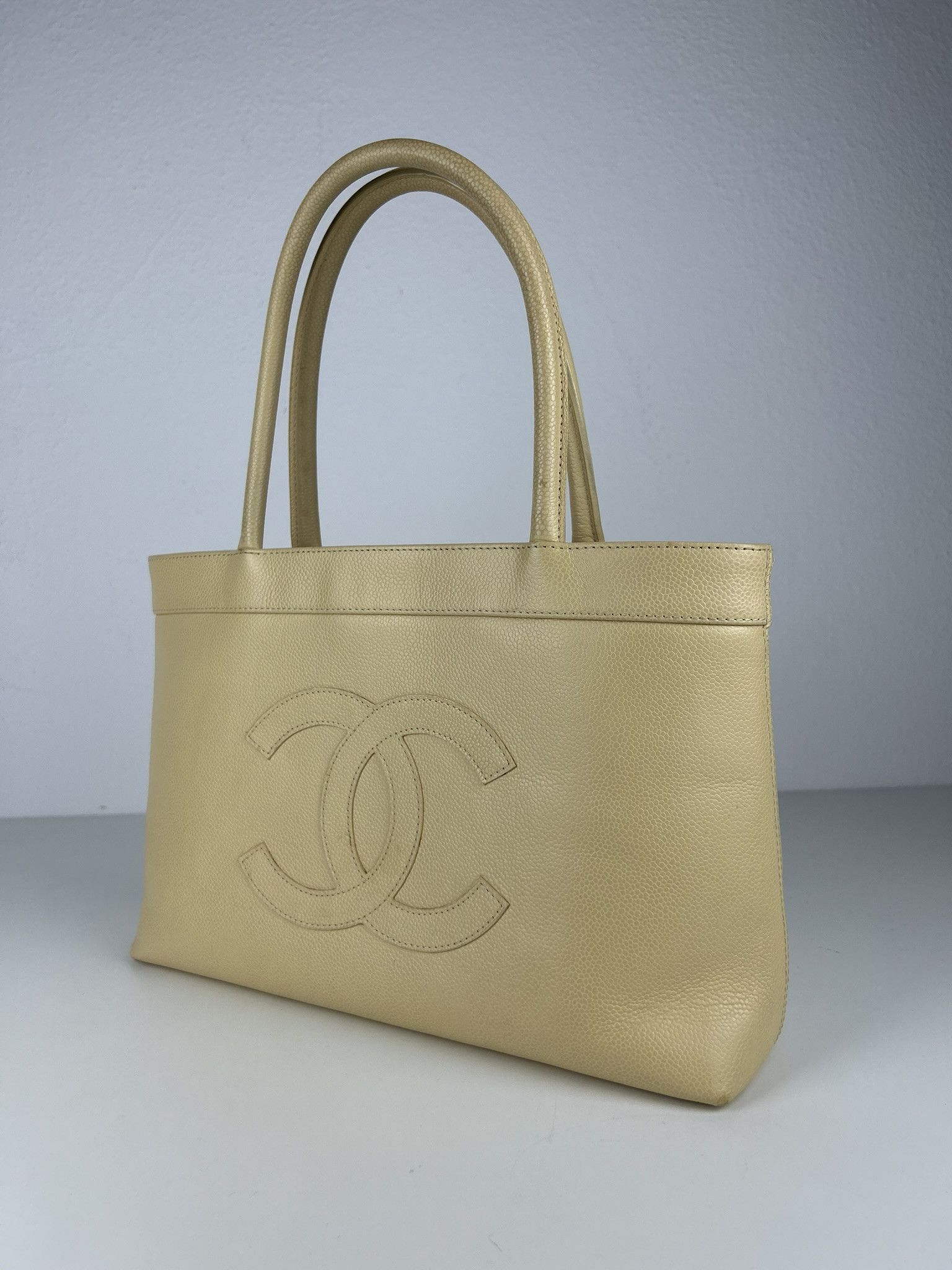 Chanel 2004-2005 Chanel coco mark caviar open tote bag in buttery Size ONE SIZE - 6 Thumbnail