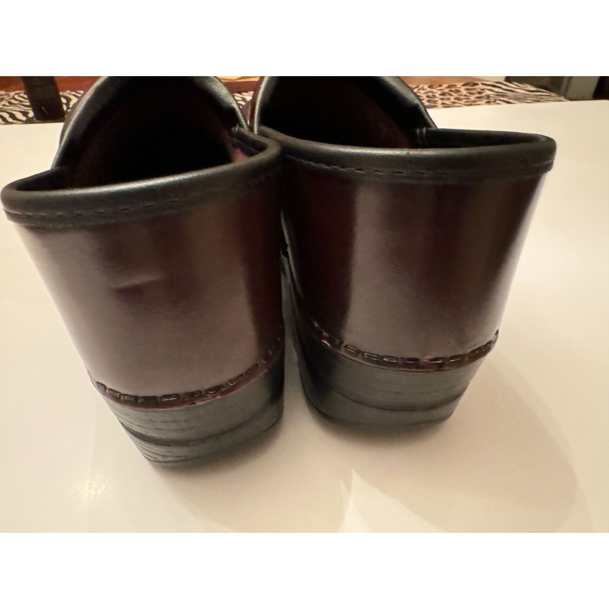 Dansko Dansko Professional Burgundy Leather Clogs Size 41 Worn twi Size US 11 / IT 41 - 5 Thumbnail
