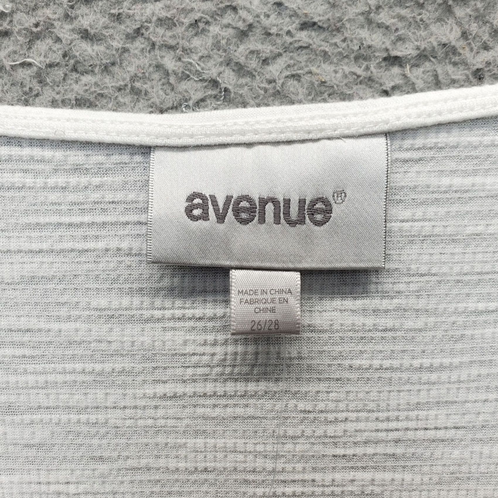 Avenue Avenue Blouse Top Womens 26/28 White V-Neck Ruffle Short Sleeve Pullover Size 4XL / US 24-26 - 6 Thumbnail