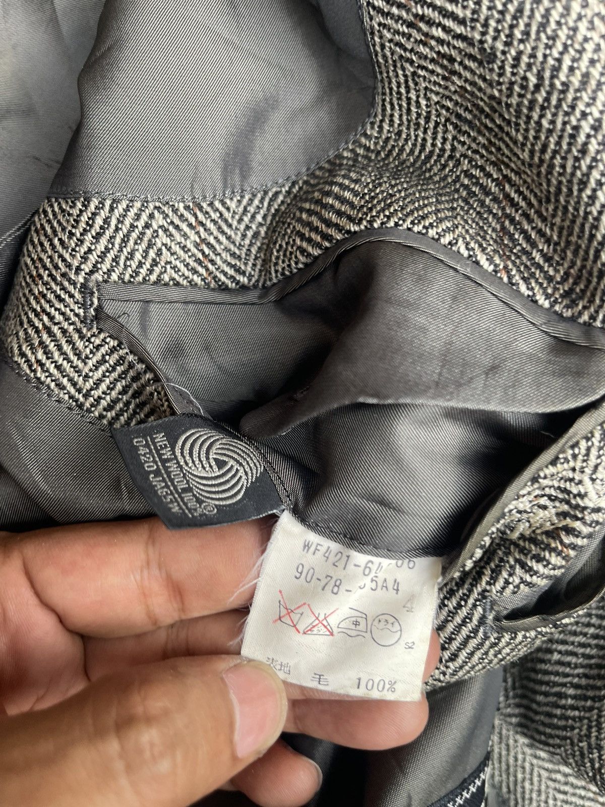 Burberry Burberry Grey Herringbone Wool Blazer Double-Breasted Size US M / EU 48-50 / 2 - 4 Thumbnail